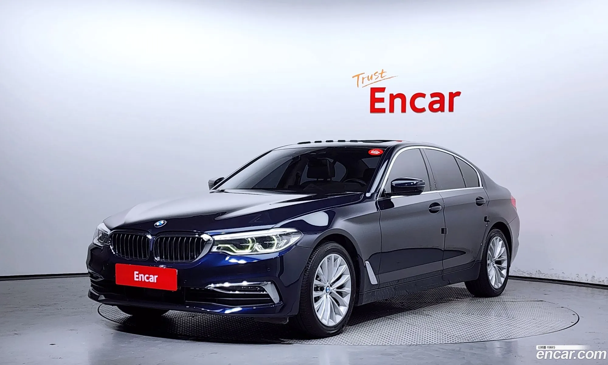 BMW 5 Series G30 520D Luxury Plus - фотография 12443123