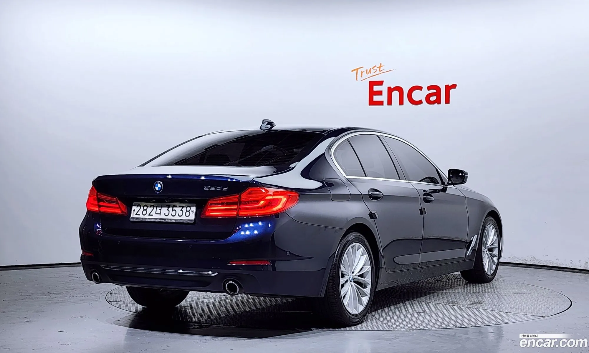 BMW 5 Series G30 520D Luxury Plus - фотография 12443124