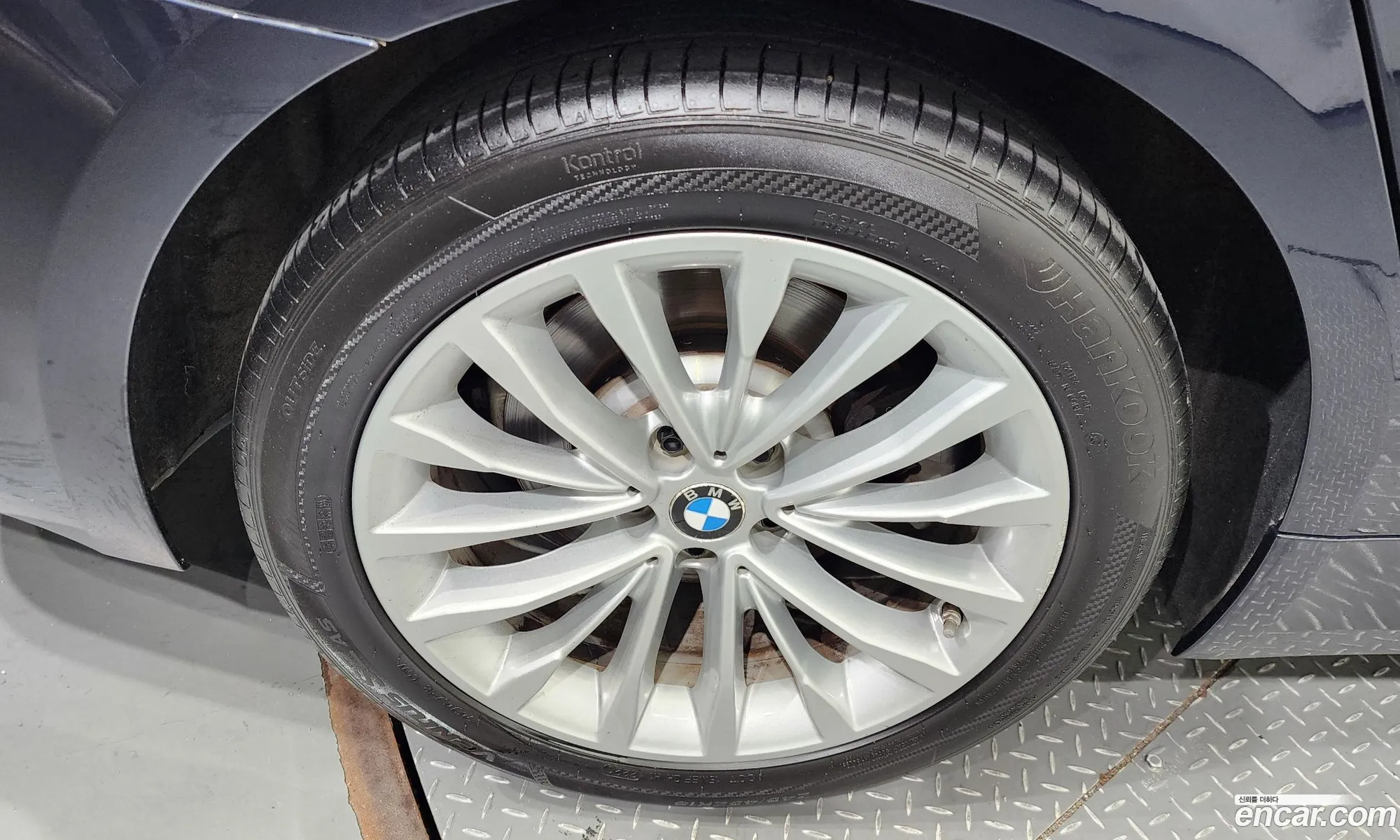 BMW 5 Series G30 520D Luxury Plus - фотография 12443127