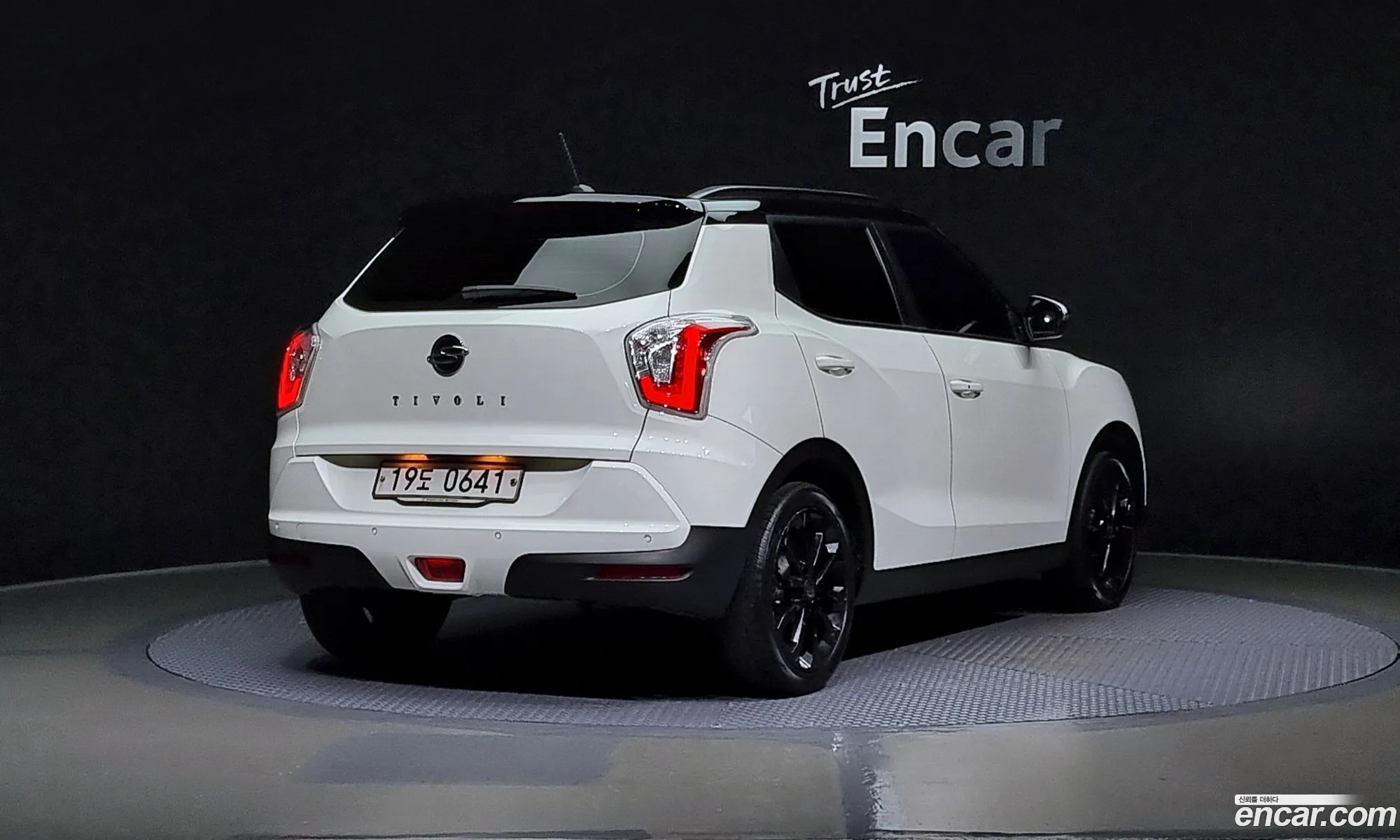 Kg Mobility Ssangyong Tivoli Lx 2Wd - фотография 8169873