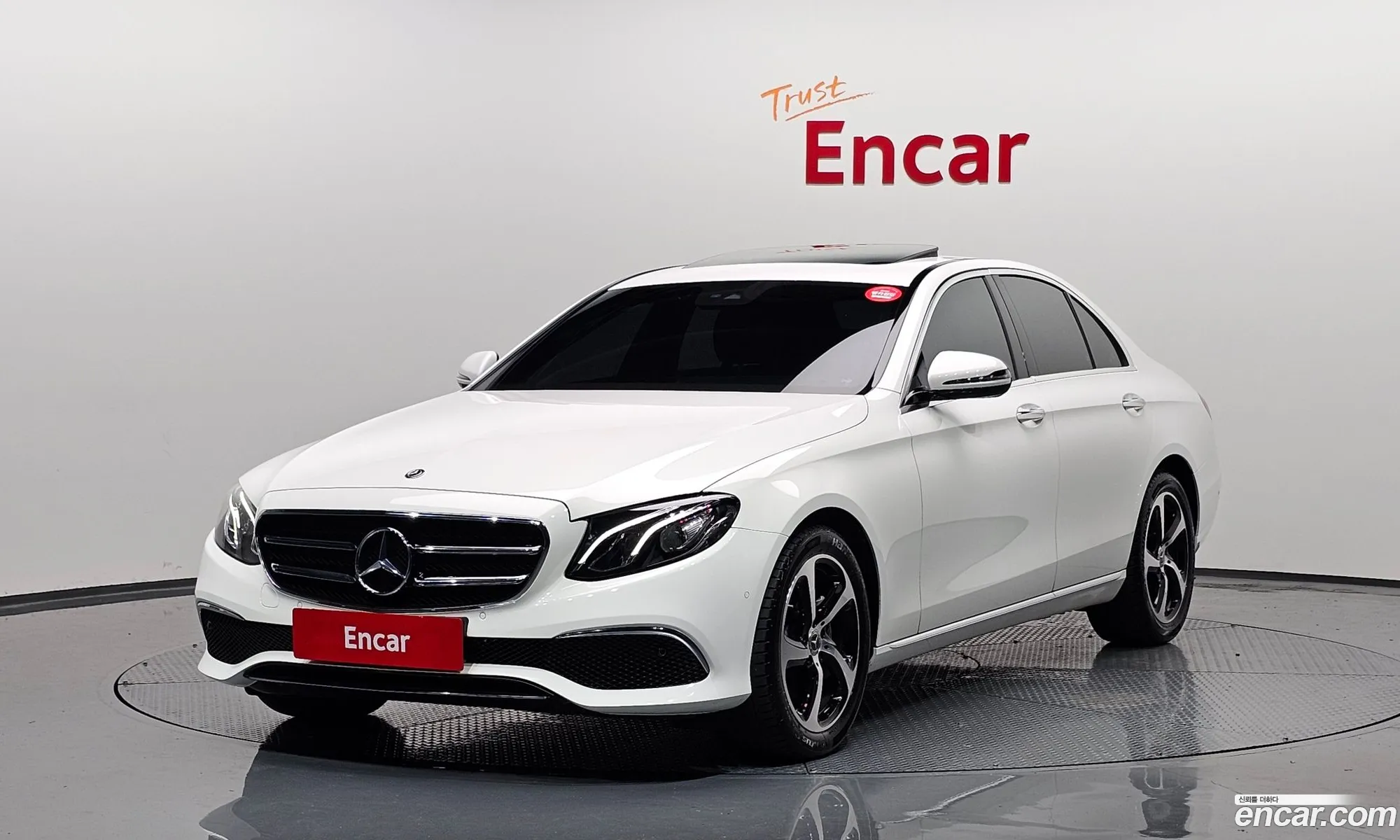 Mercedes E-Class W213 E250 Avantgarde - фотография 19210388