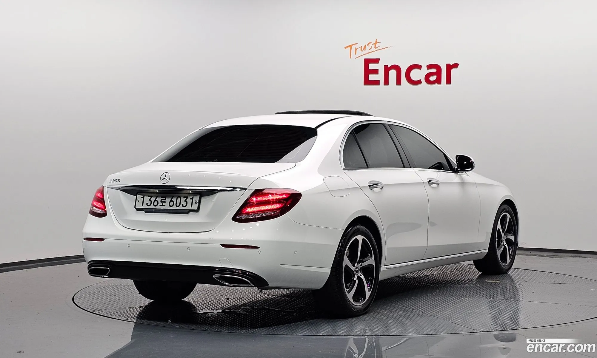 Mercedes E-Class W213 E250 Avantgarde - фотография 19210389
