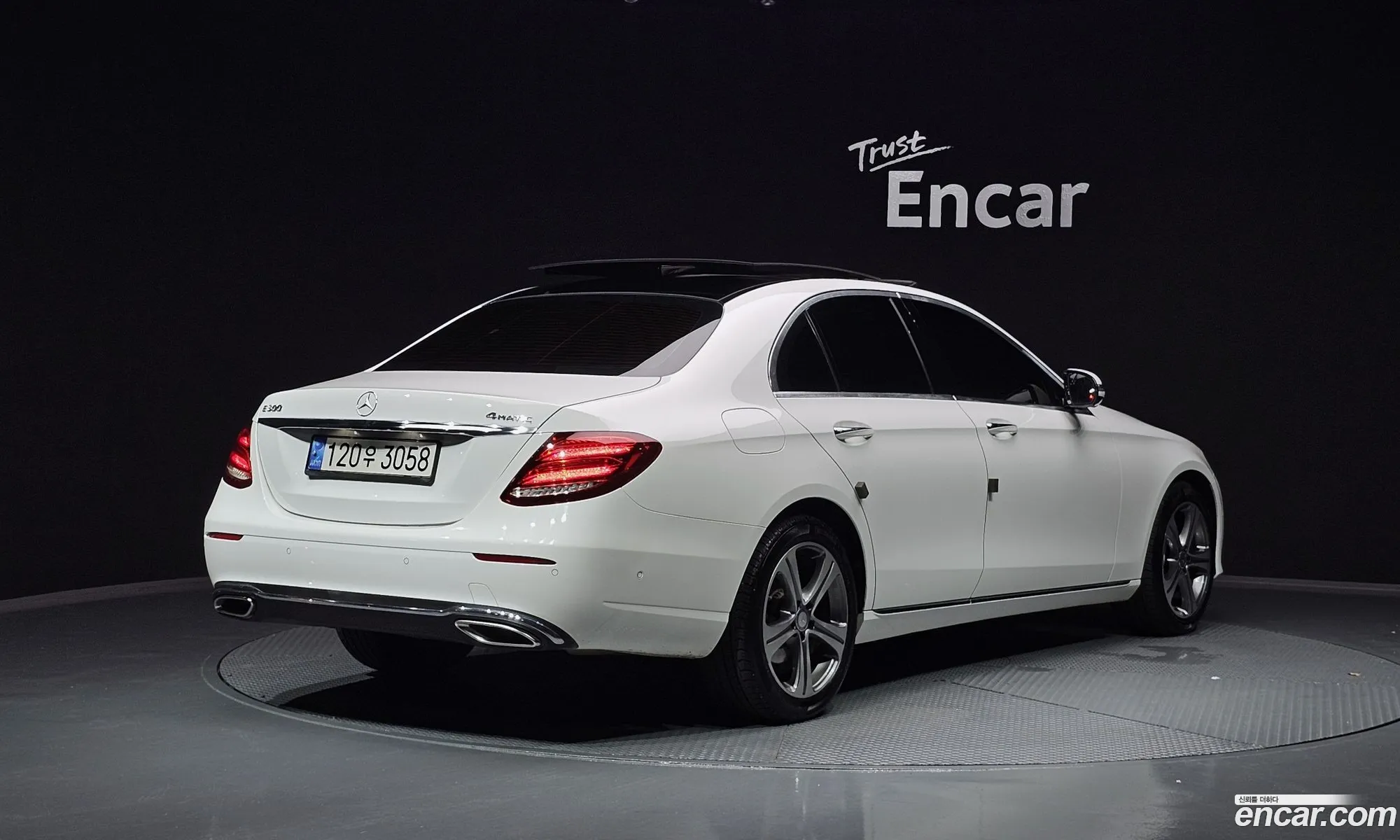 Mercedes E-Class W213 E300 4Matic Avant Garde - фотография 19210377