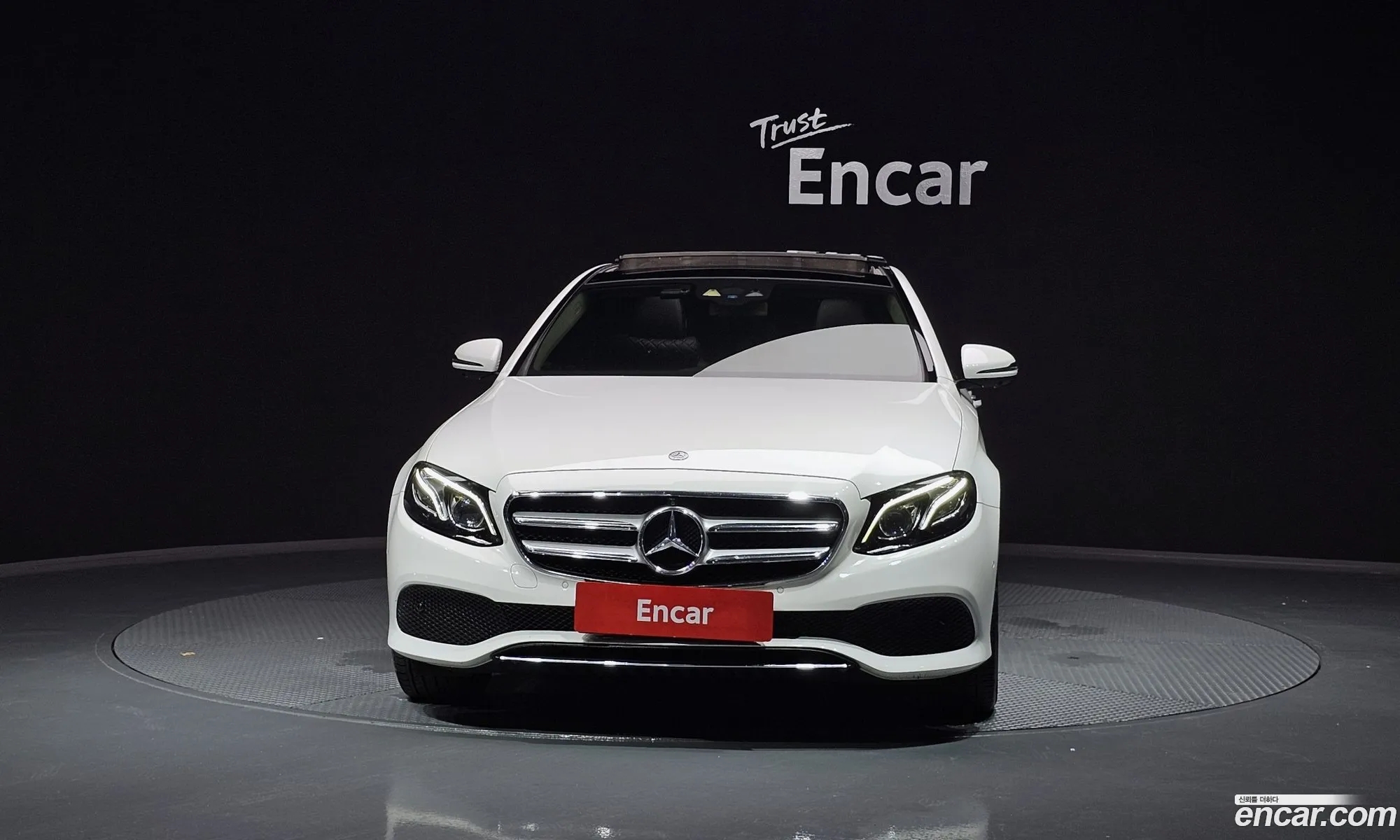 Mercedes E-Class W213 E300 4Matic Avant Garde - фотография 19210378
