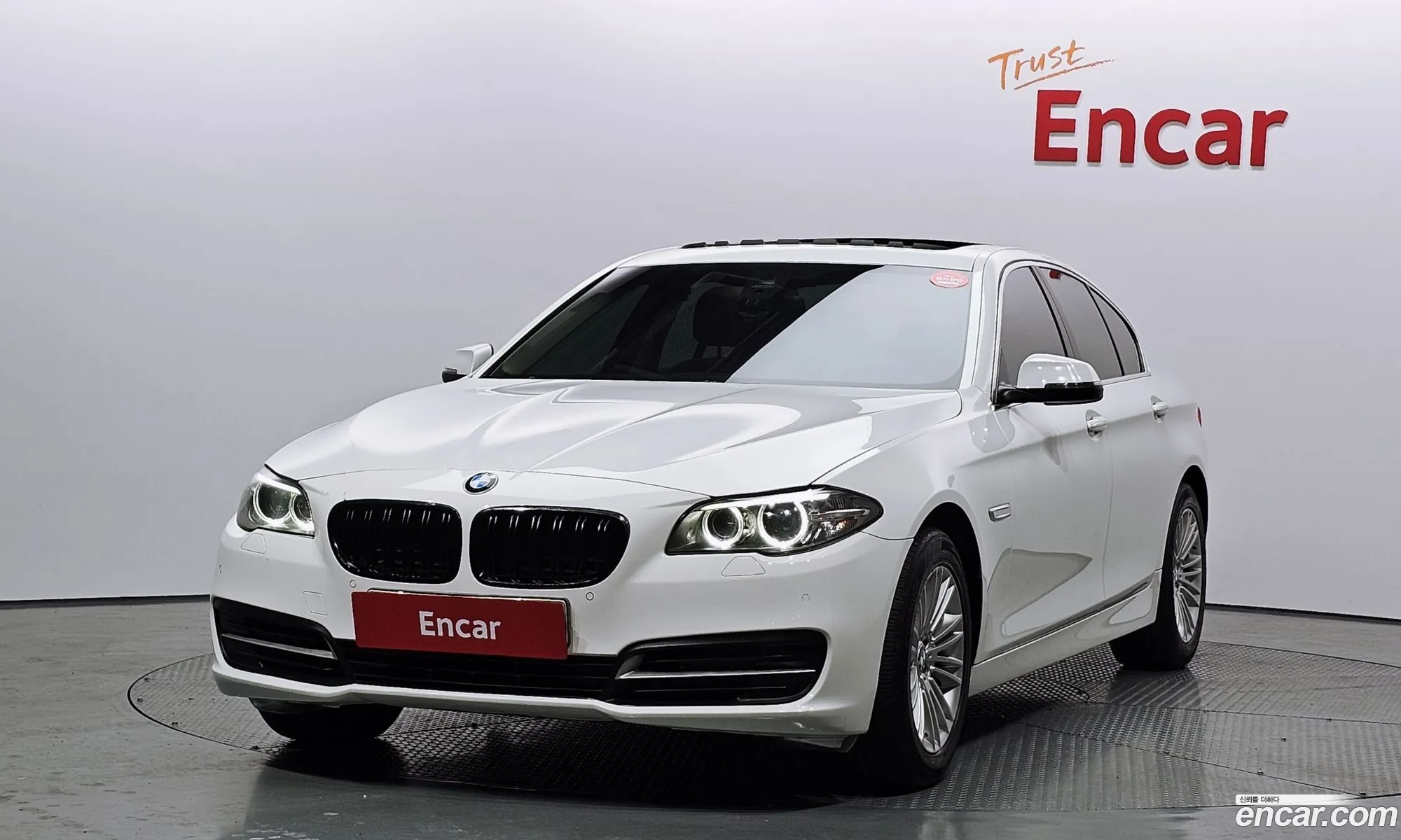 BMW 5 Series F10 520D - фотография 12406246