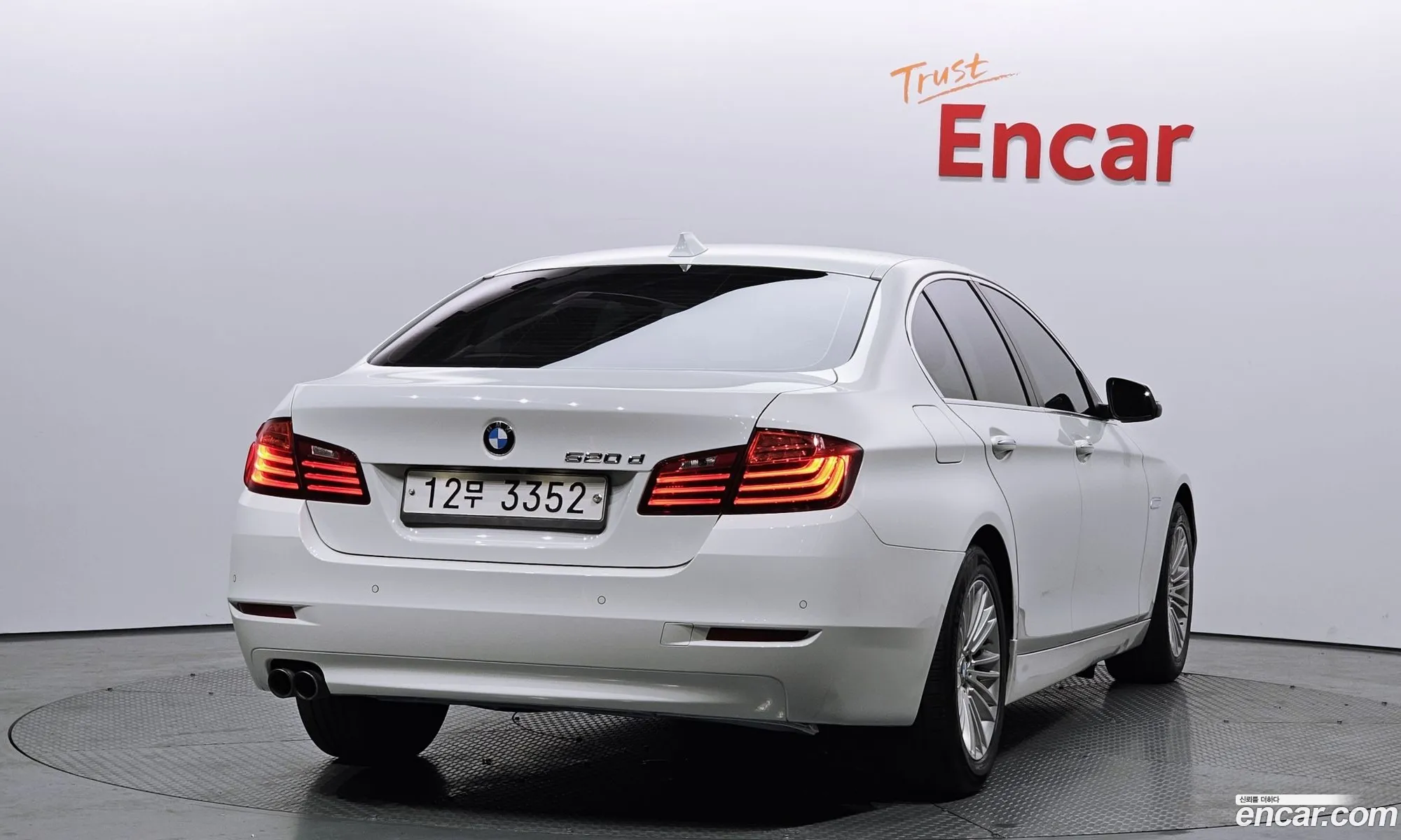 BMW 5 Series F10 520D - фотография 12406247