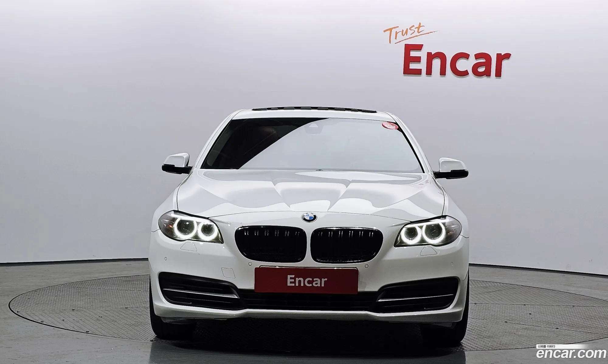 BMW 5 Series F10 520D - фотография 12406248