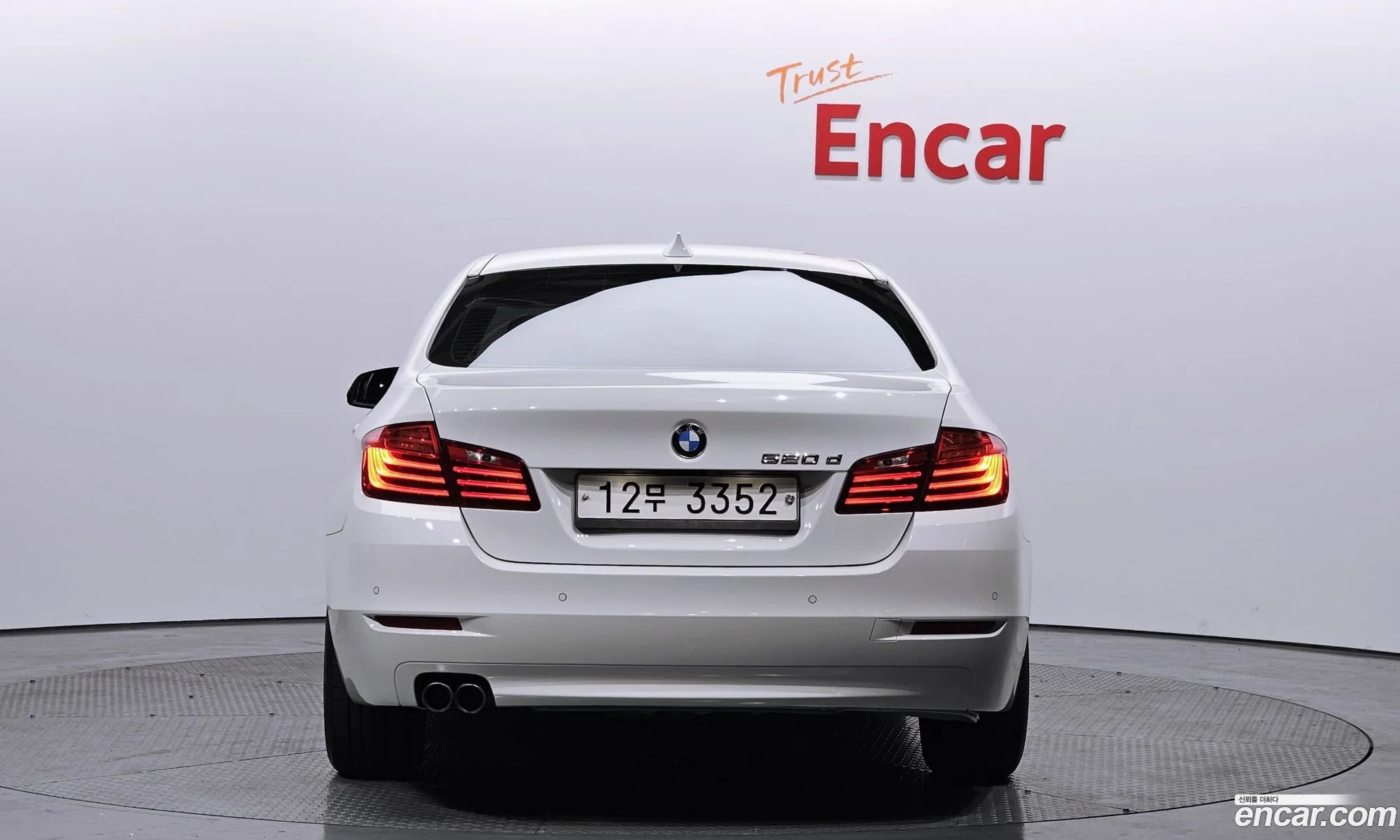 BMW 5 Series F10 520D - фотография 12406249