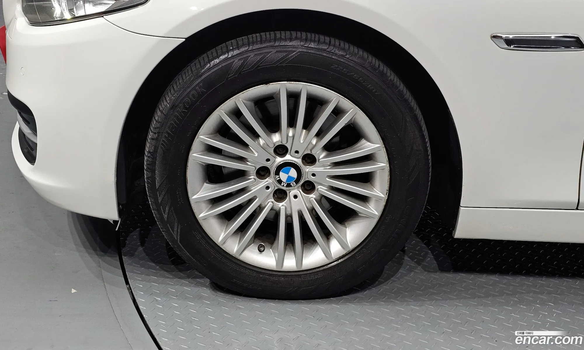 BMW 5 Series F10 520D - фотография 12406250
