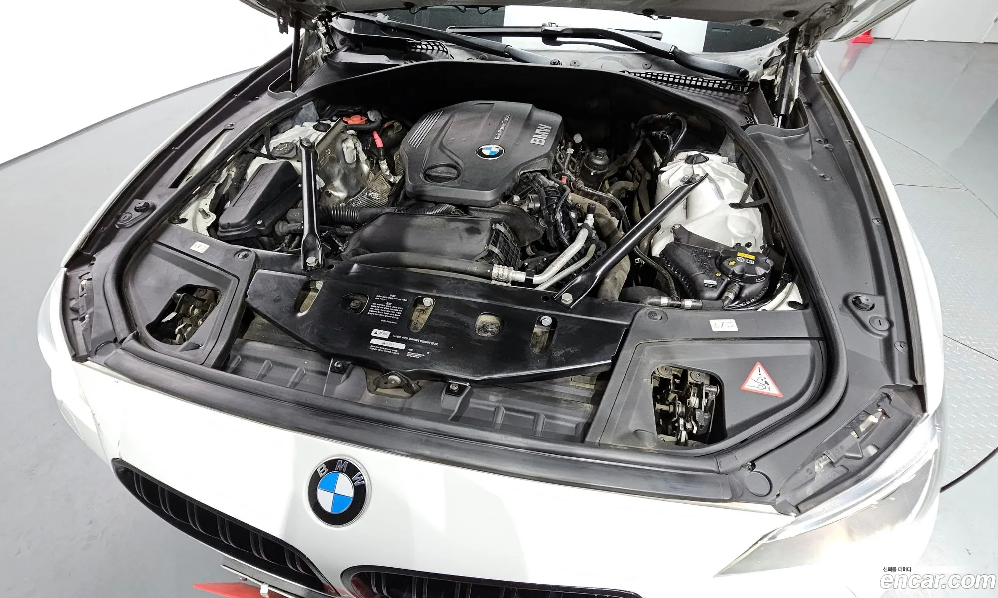 BMW 5 Series F10 520D - фотография 12406251