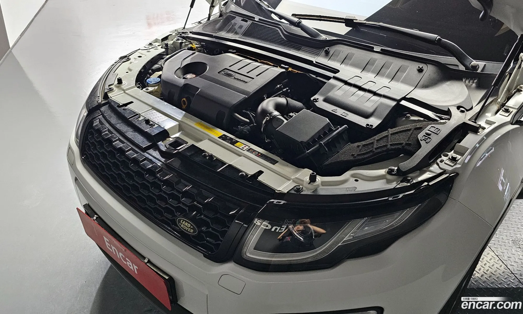 Land Rover Range Rover Evoque 20 Td4 Se - фотография 7066218