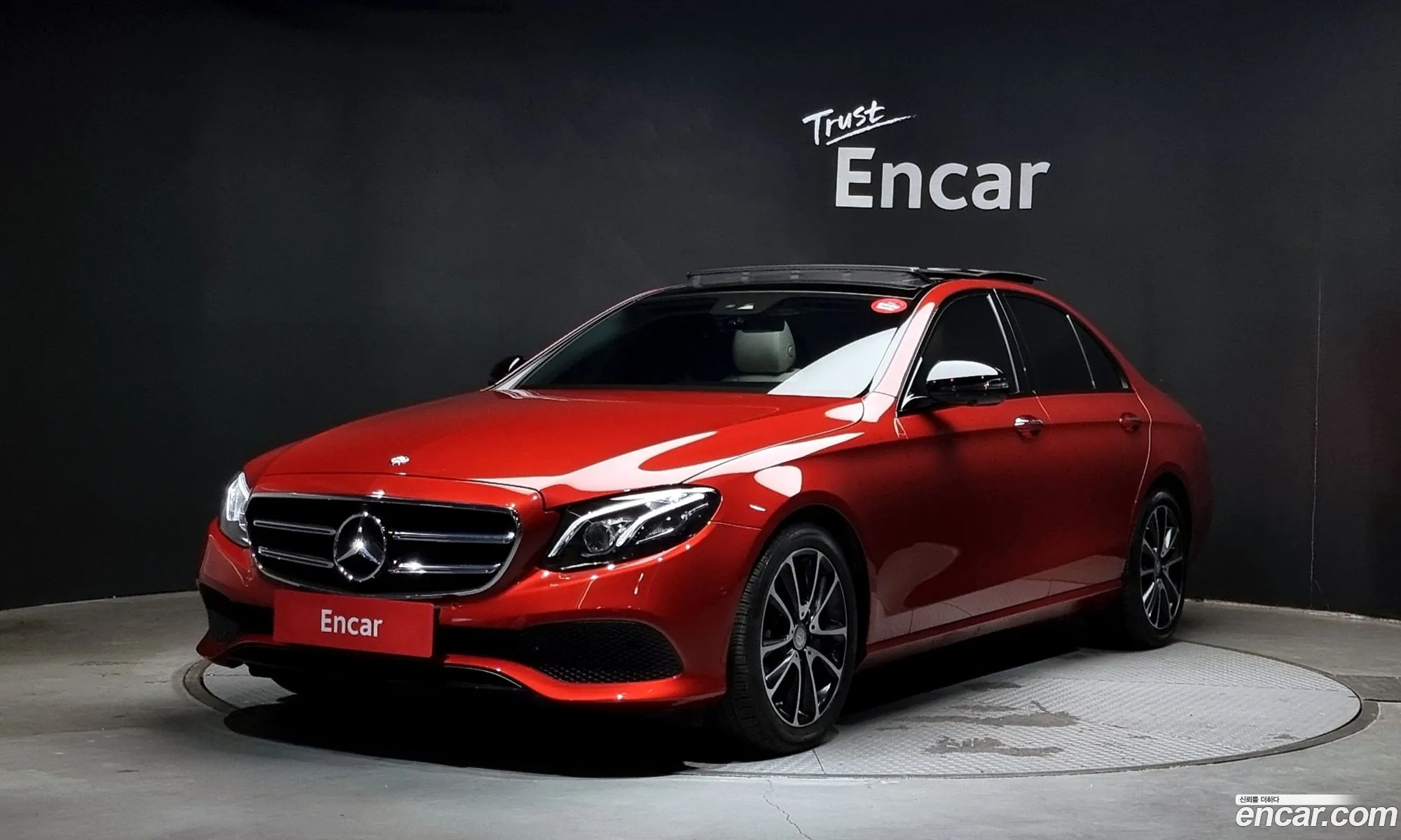 Mercedes E-Class W213 E300 4Matic Avant Garde - фотография 19186453