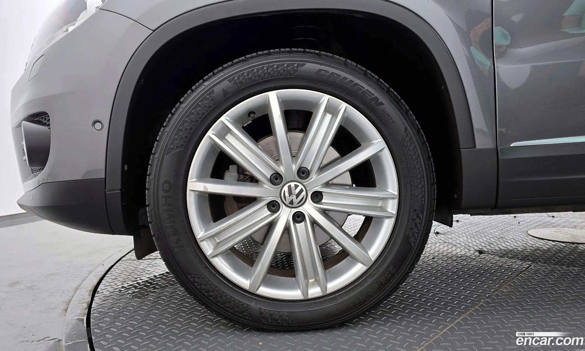 Volkswagen New Tiguan 20 Tdi Premium 5N - фотография 12462872
