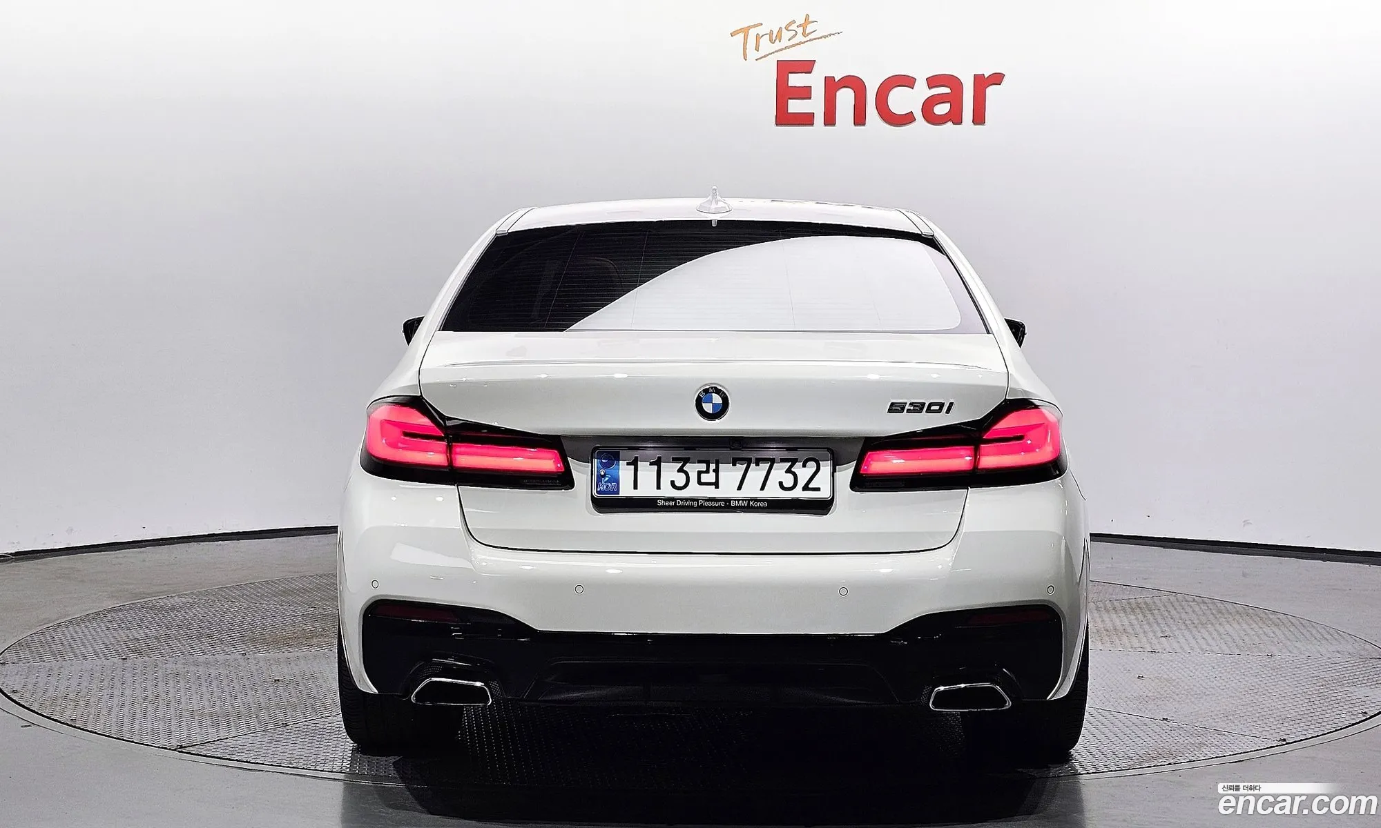 BMW 5 Series G30 520I Luxury - фотография 12002028