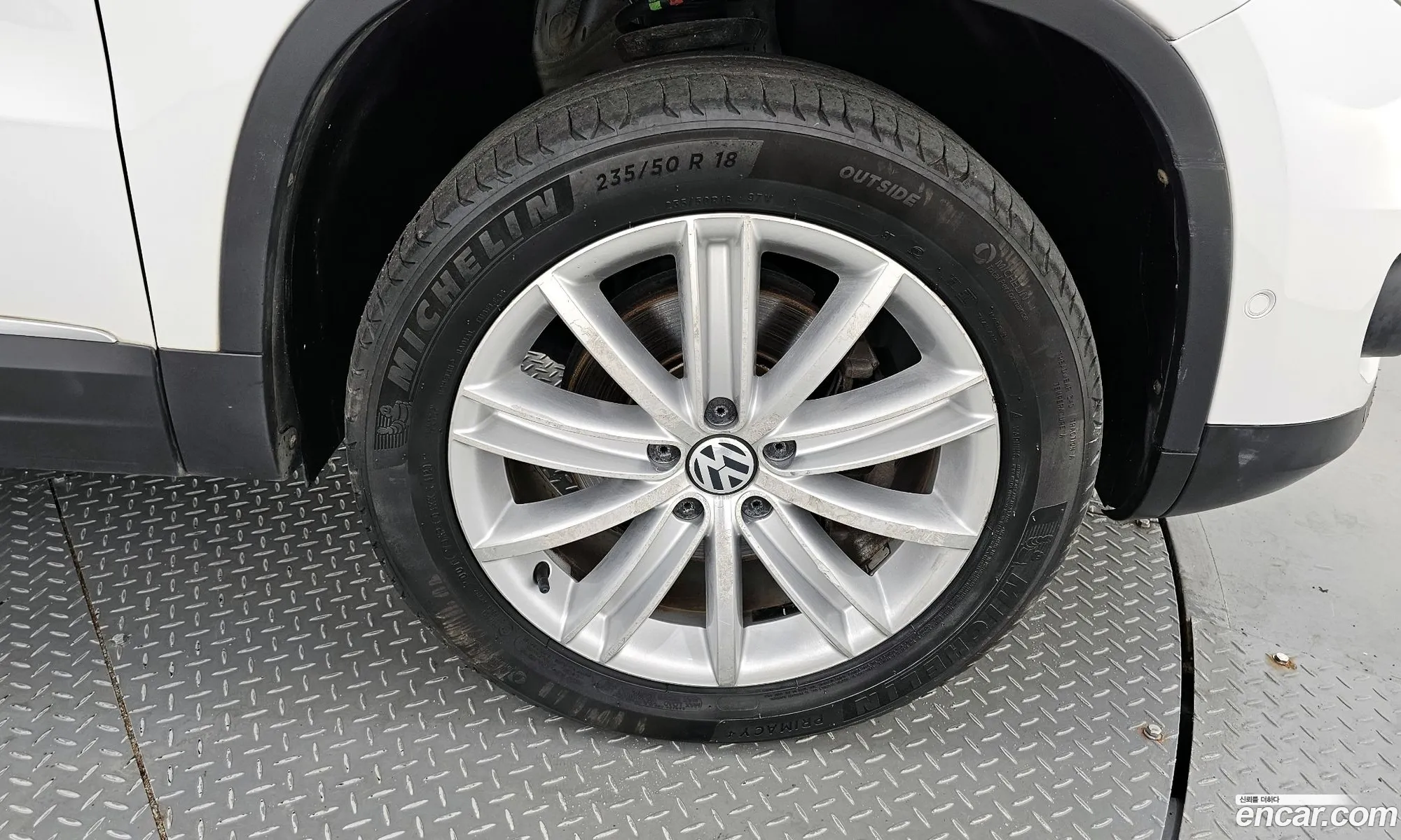 Volkswagen New Tiguan 20 Tdi Premium 5N - фотография 8462800