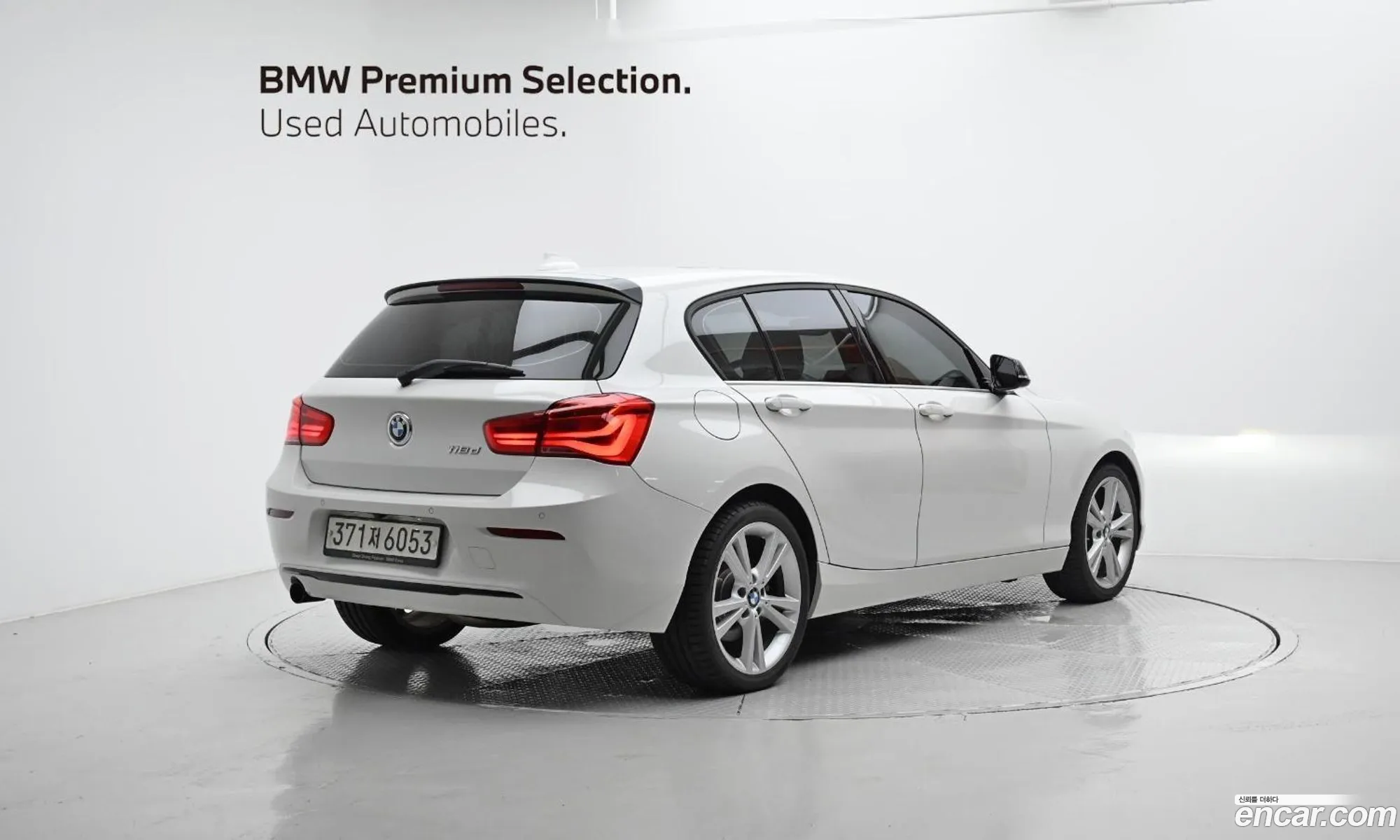 BMW 1 Series F20 118D Sports 5-Door - фотография 18465352