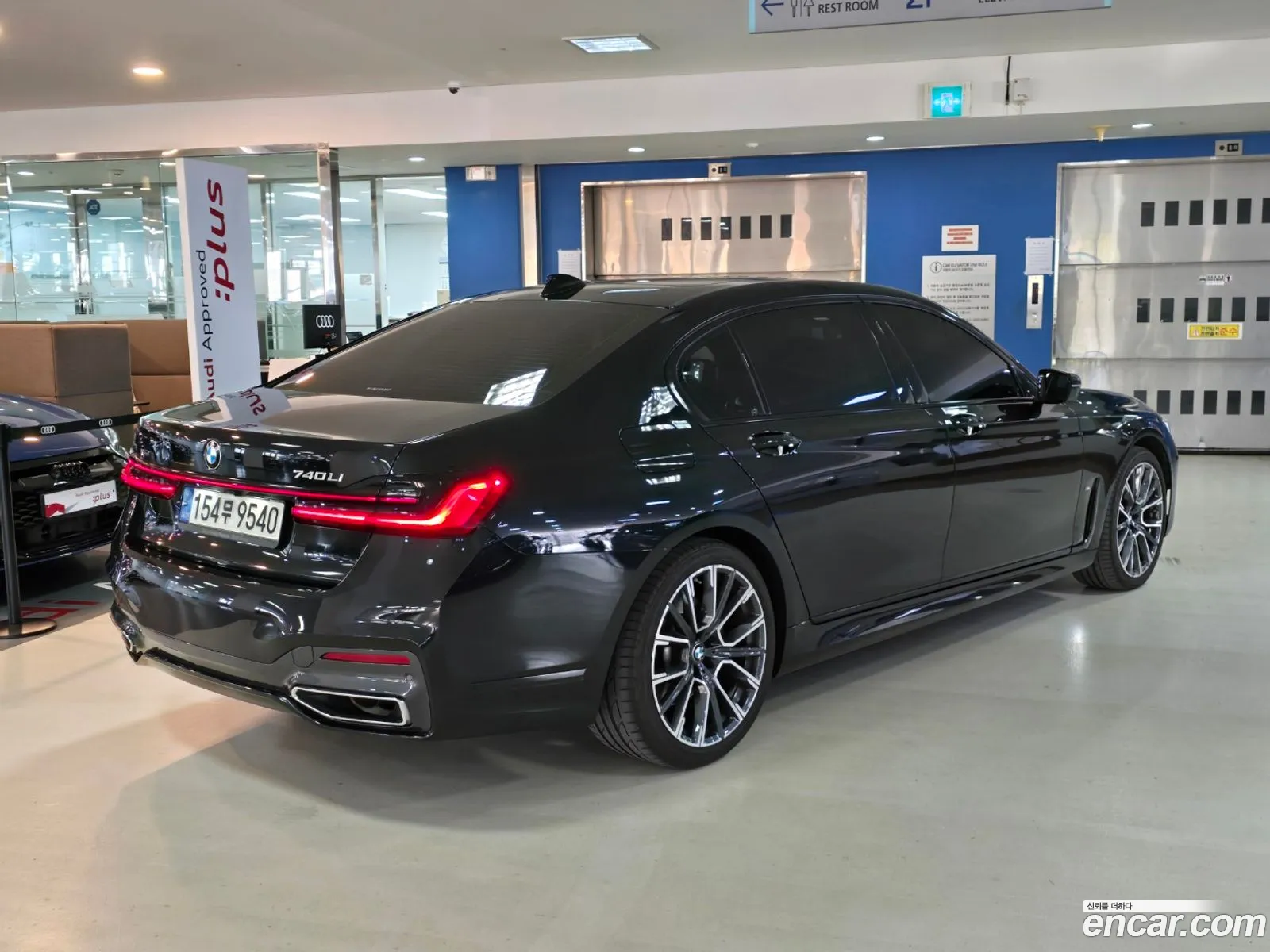 BMW 7 Series G11 740Li xDrive M Sports - фотография 6126964