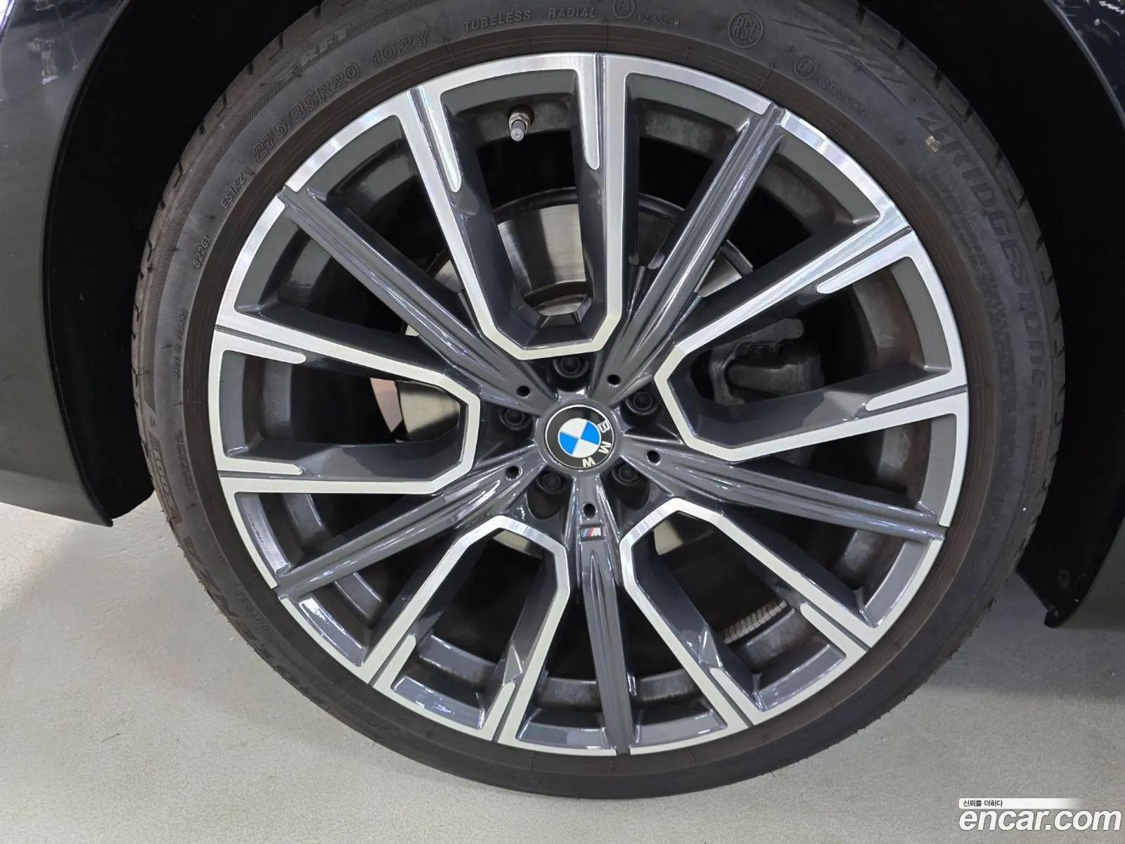 BMW 7 Series G11 740Li xDrive M Sports - фотография 6126967