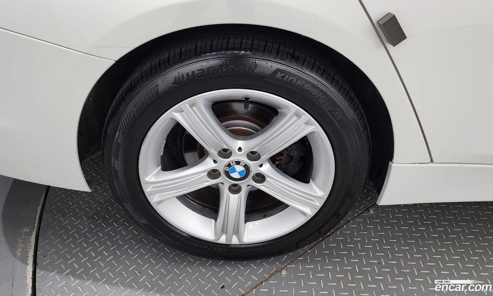 BMW 3 Series F30 320I - фотография 7537756