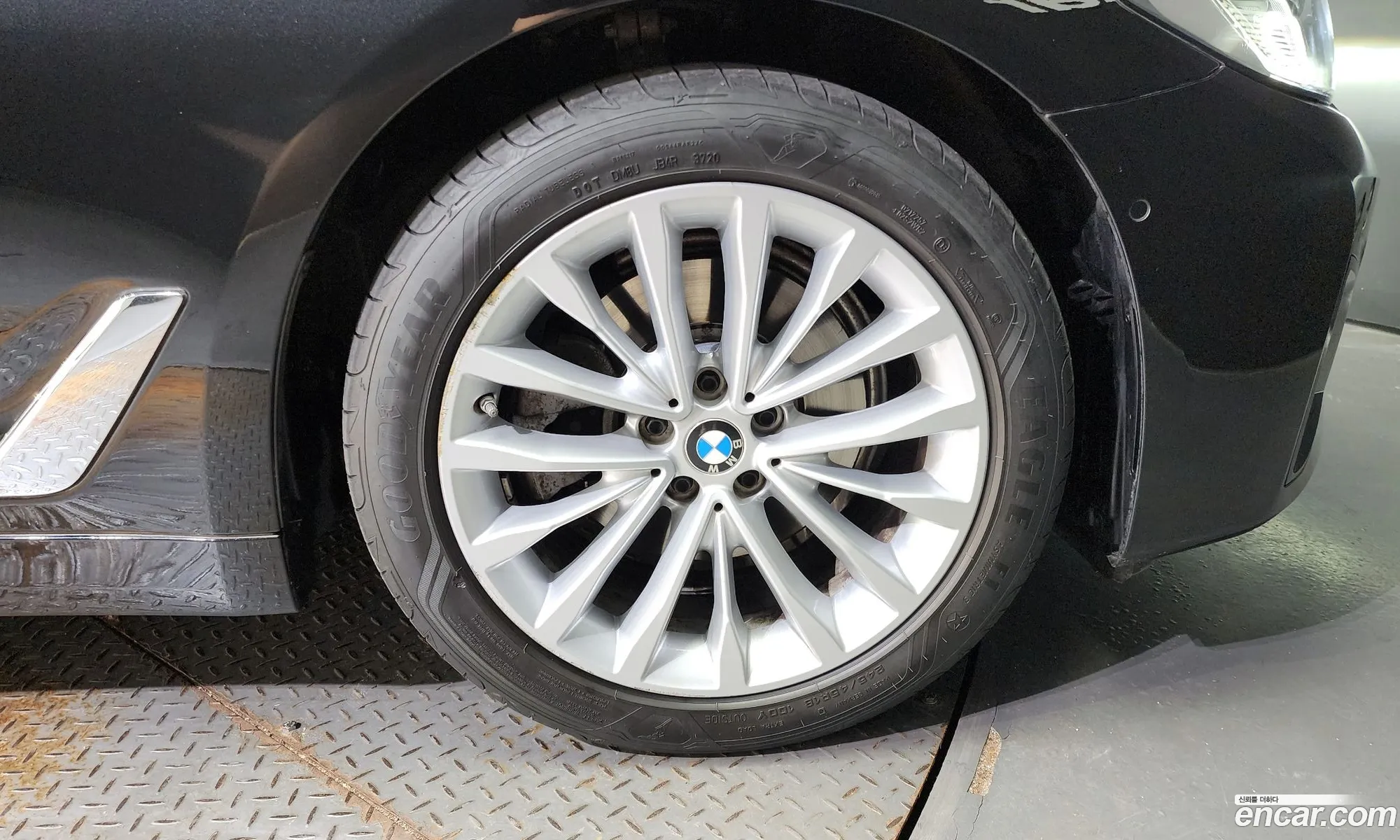 BMW 5 Series G30 523D ​​xDrive Luxury - фотография 7753826