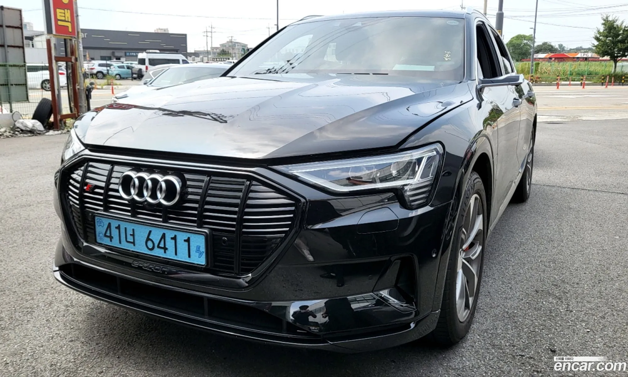 Audi E-Tron 55 Quattro - фотография 1223261