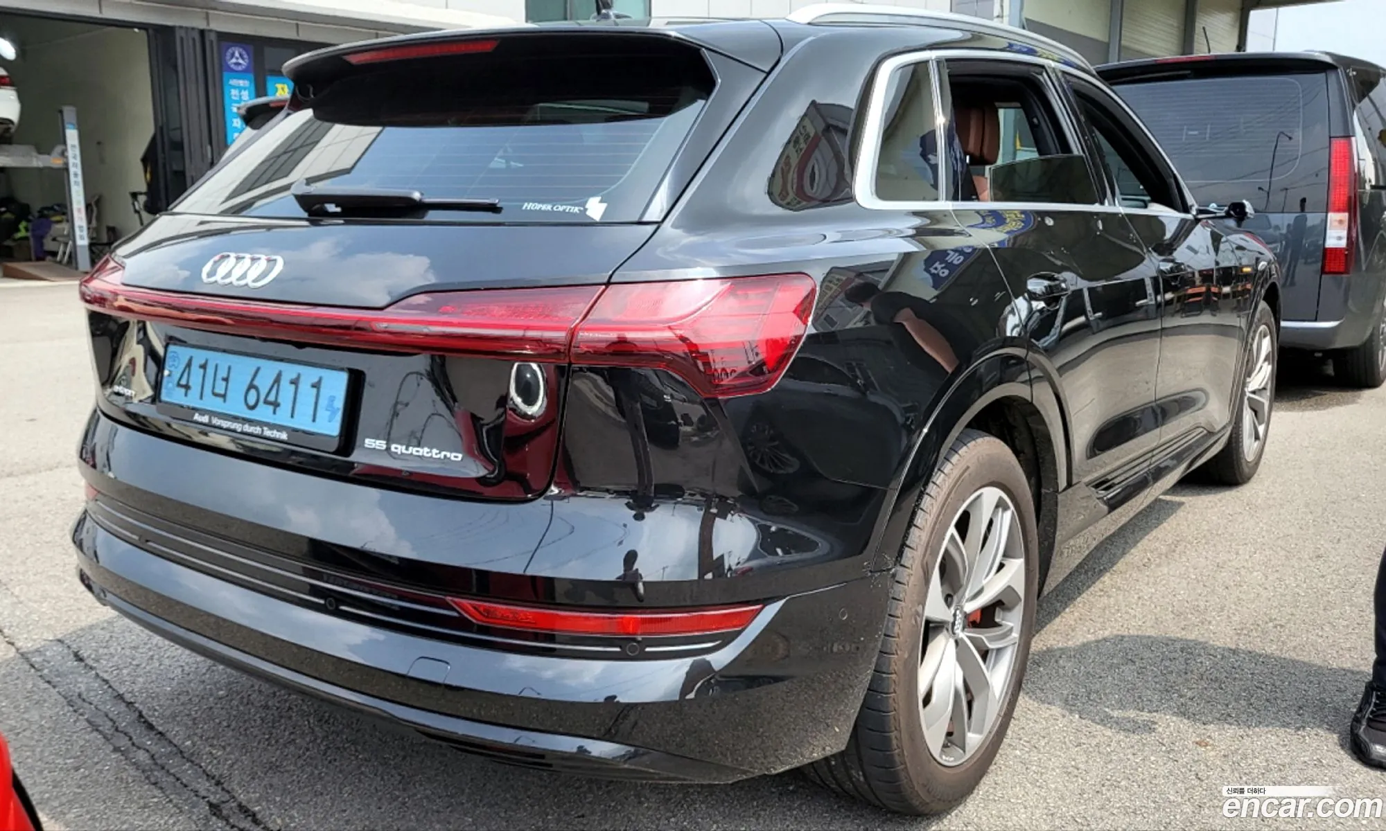 Audi E-Tron 55 Quattro - фотография 1223263