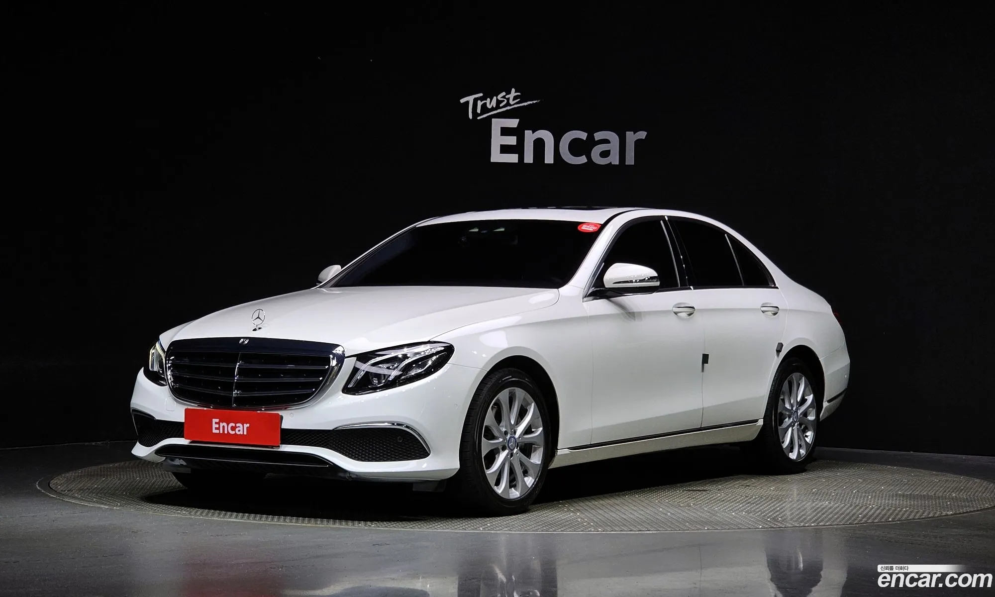 Benz E-Class W213 E220D Exclusive - фотография 19501073