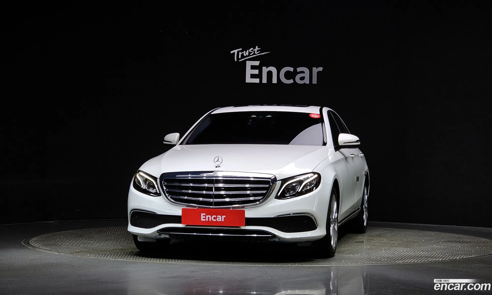 Benz E-Class W213 E220D Exclusive - фотография 19501075