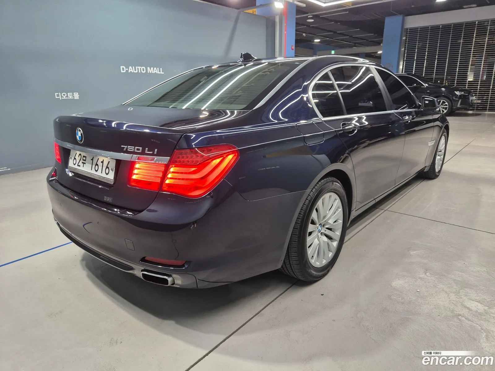 BMW 7 Series F01 740Li - фотография 7292275