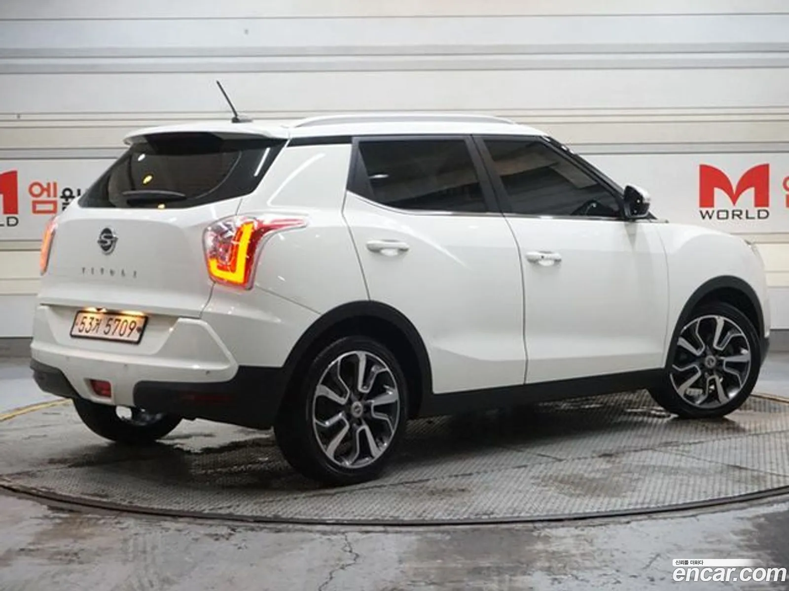 Kg Mobility Ssangyong Tivoli Lx 2Wd Luxury Model - фотография 7973344