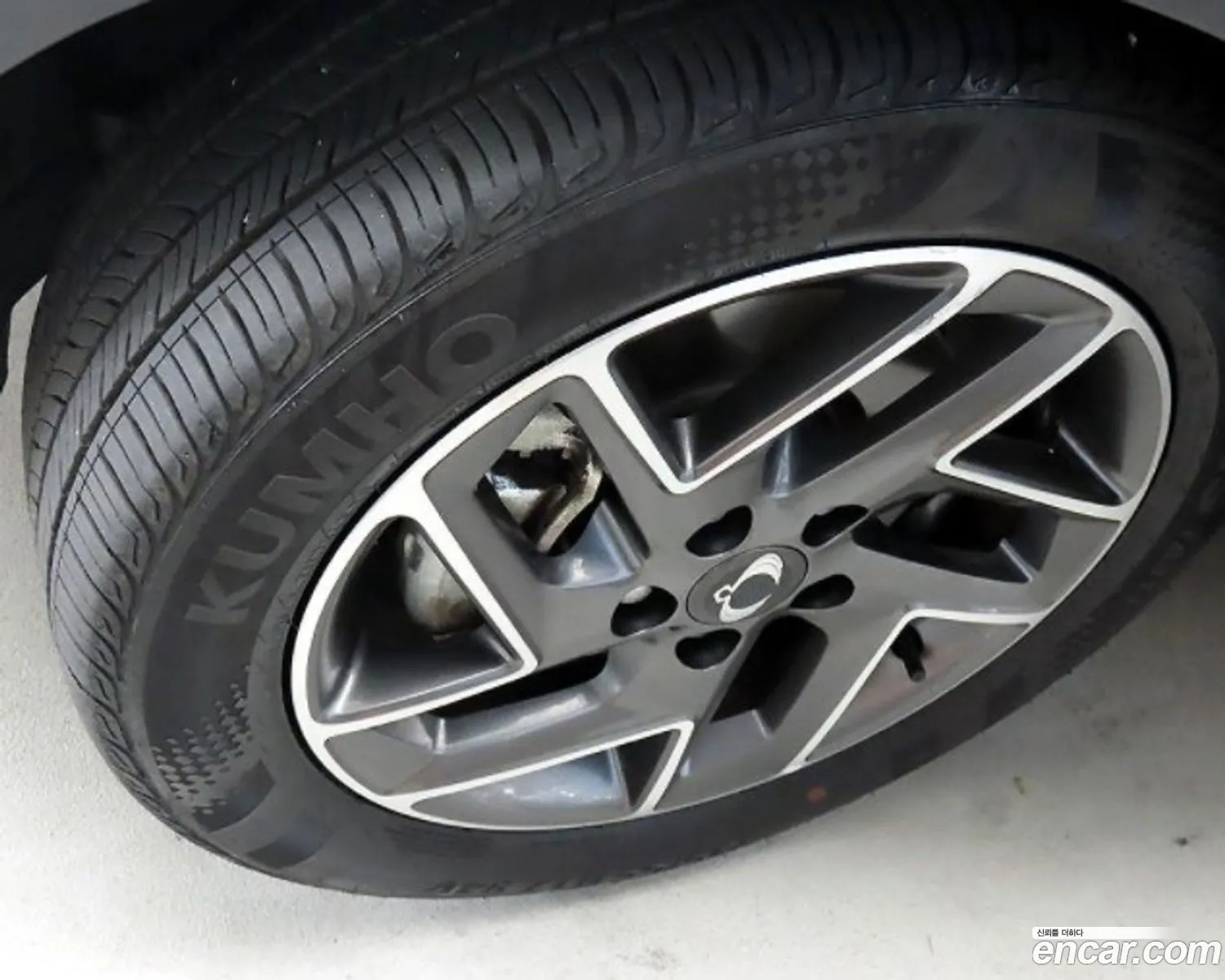 Kg Mobility Ssangyong The New Tivoli 15 2Wd V7 - фотография 7155940