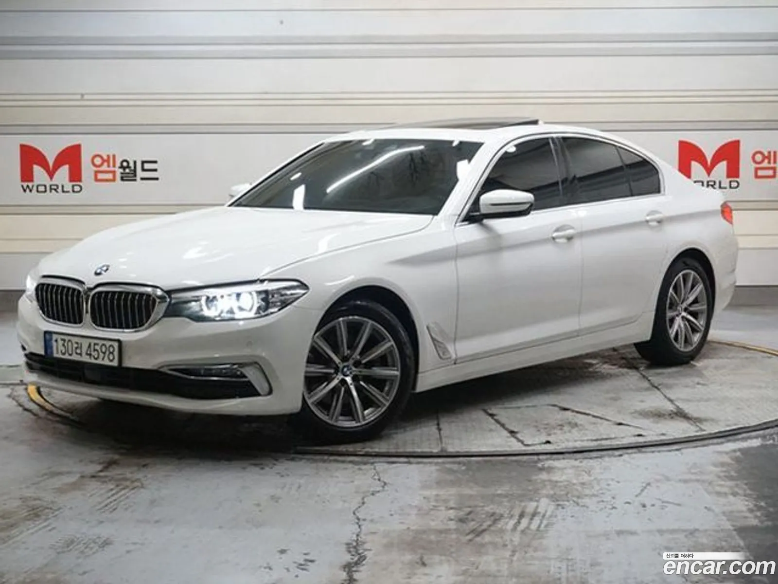 BMW 5 Series G30 520I Luxury - фотография 2625891