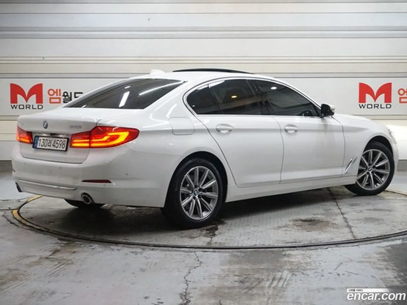 BMW 5 Series G30 520I Luxury - фотография 2625892