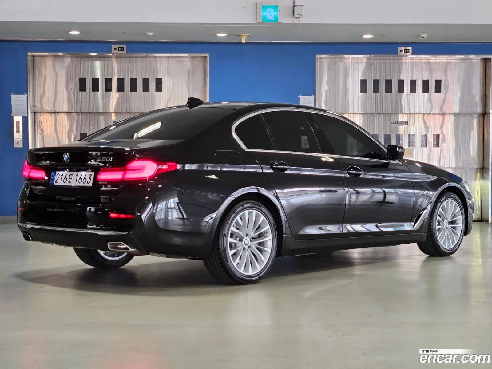 BMW 5 Series G30 520I Luxury - фотография 2625878