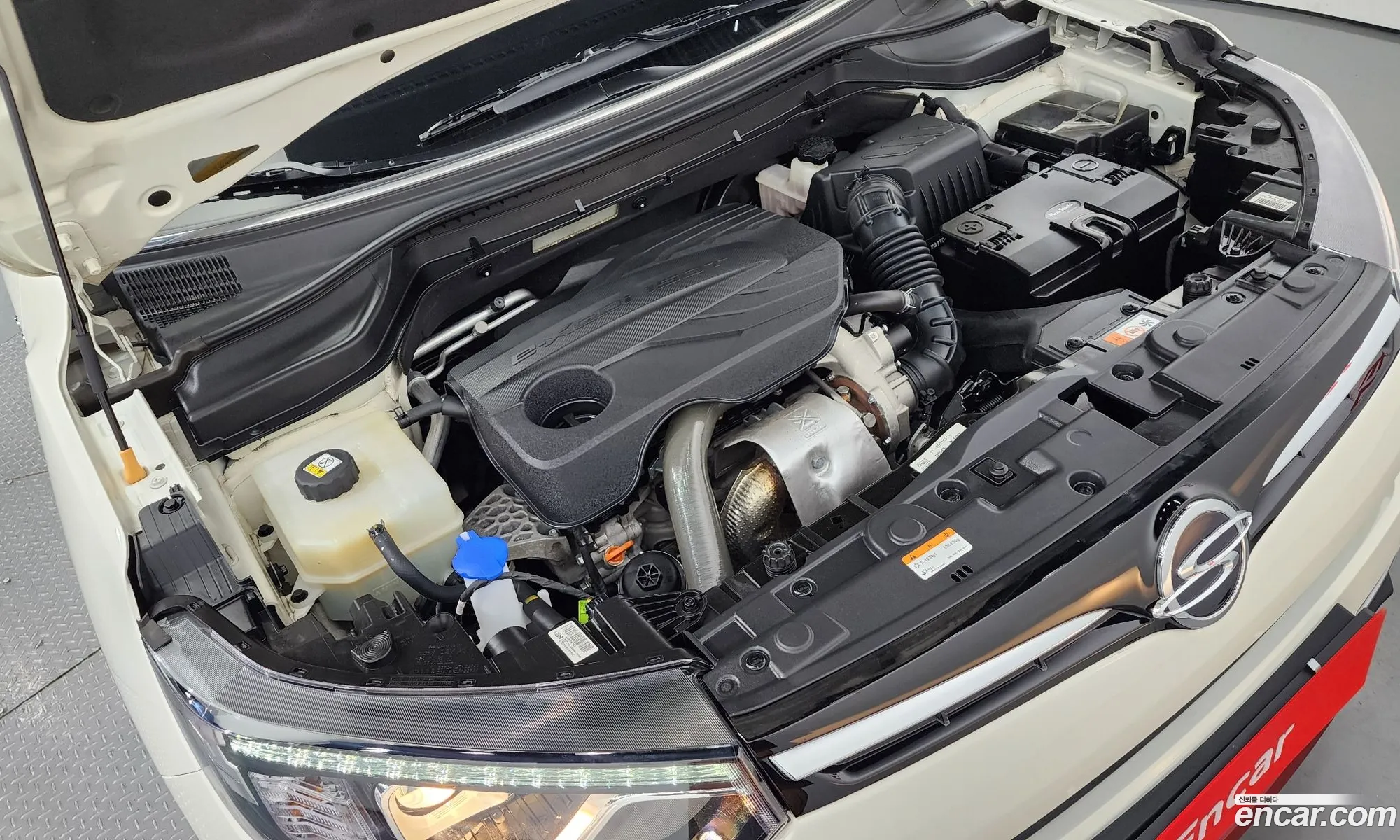 Kg Mobility Ssangyong Very New Tivoli Gasoline 15 2Wd R-Plus White - фотография 7221575