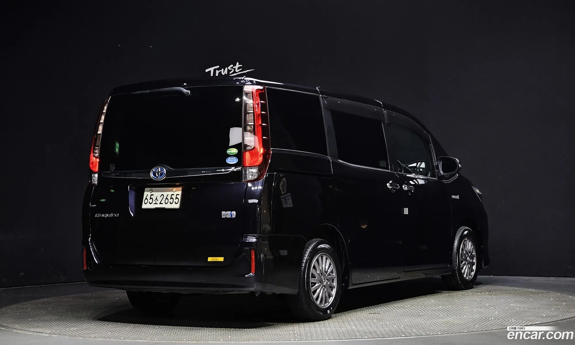 Toyota Esquire 18 - фотография 15415705