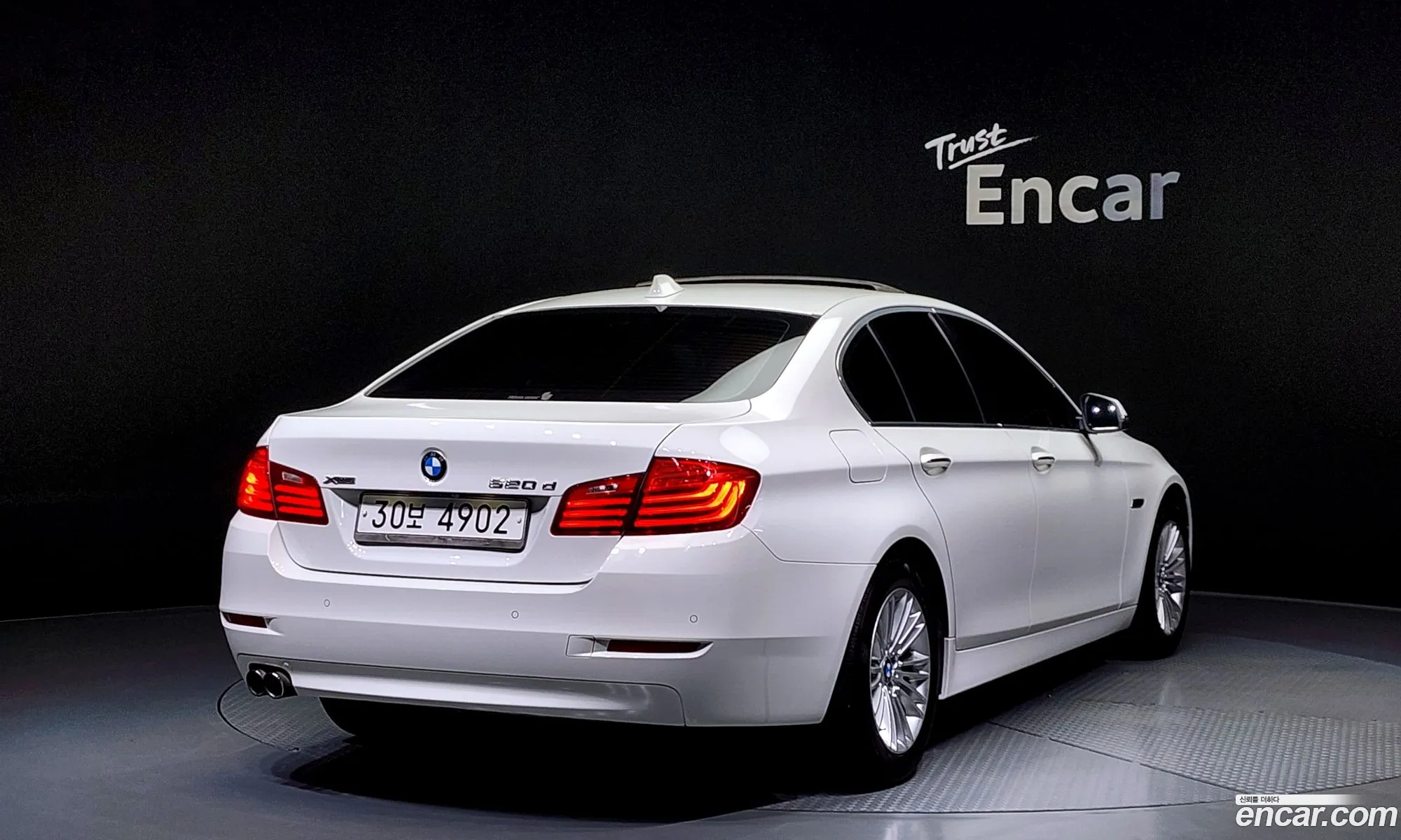 BMW 5 Series F10 520D - фотография 7842996