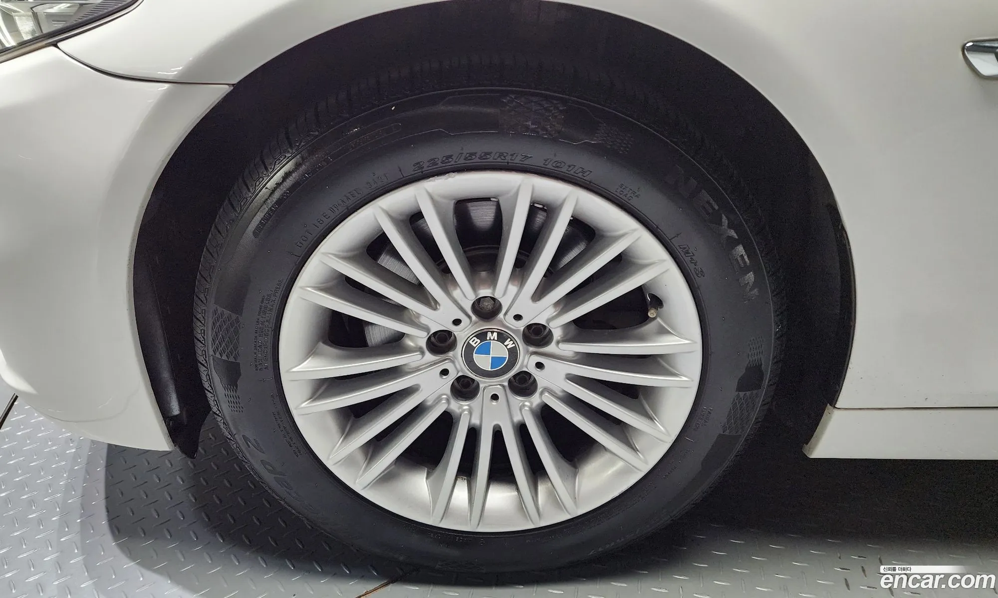 BMW 5 Series F10 520D - фотография 7842999