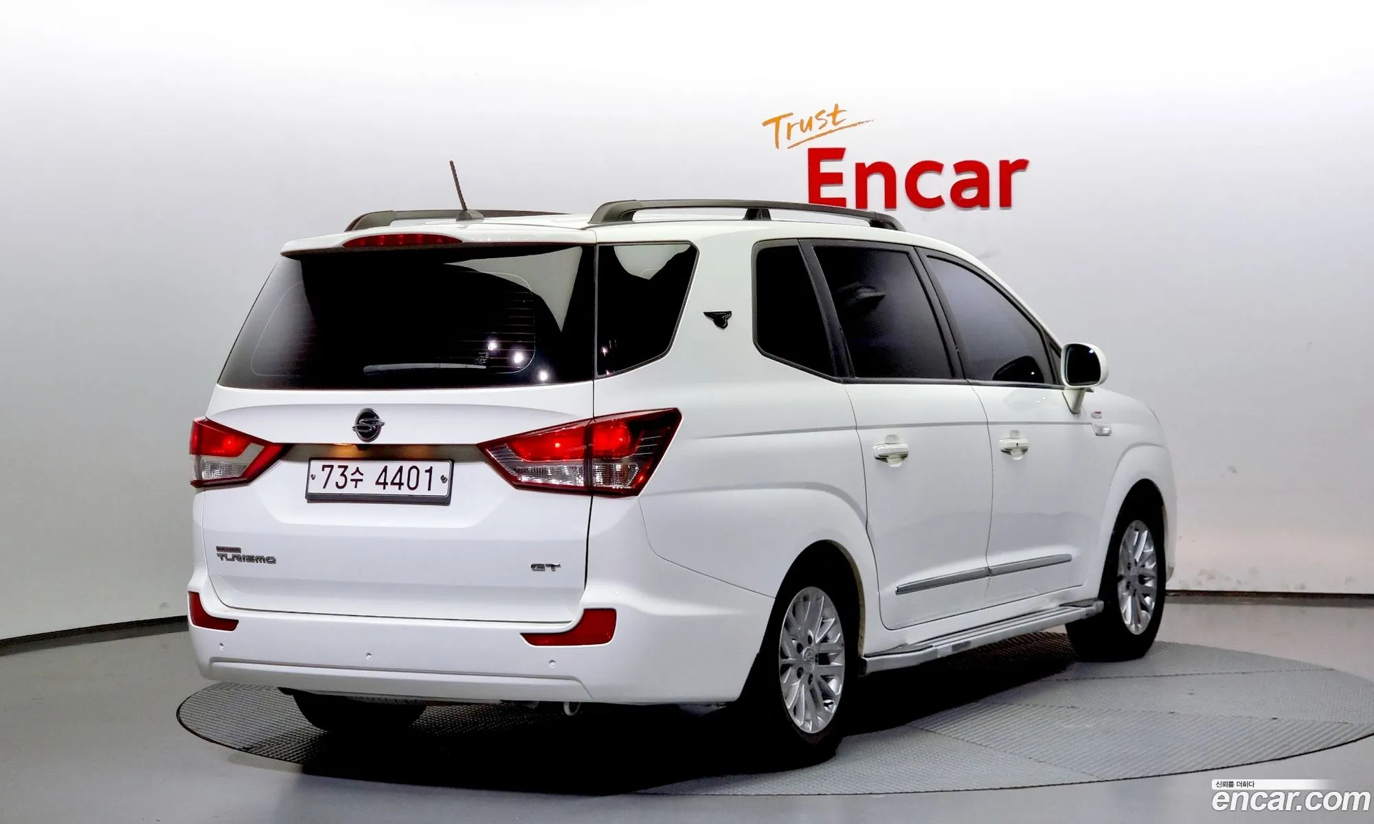 Kg Mobility Ssangyong Korando Turismo 4Wd Gt 11-Seater - фотография 7155996