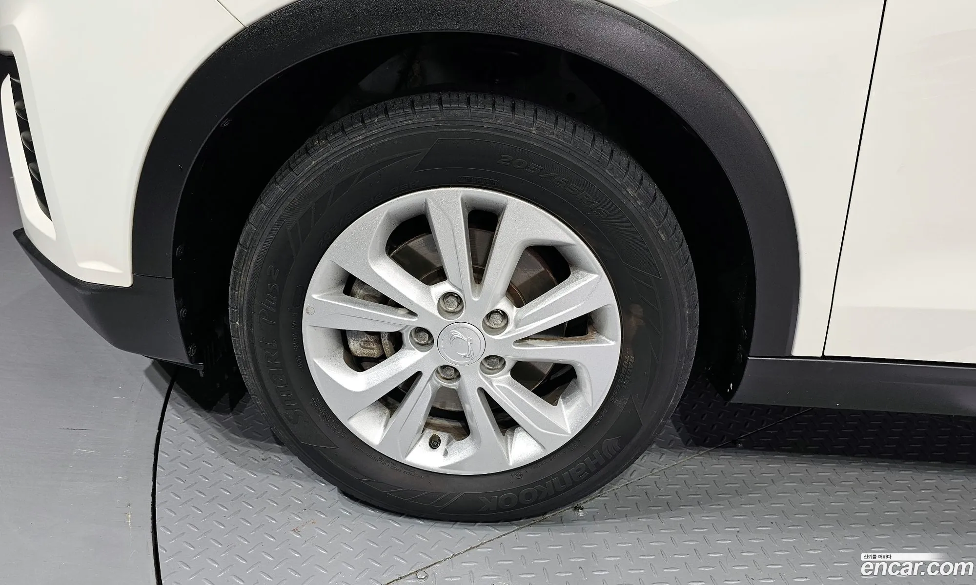 Kg Mobility Ssangyong Very New Tivoli Diesel 16 2Wd V1 - фотография 7018312