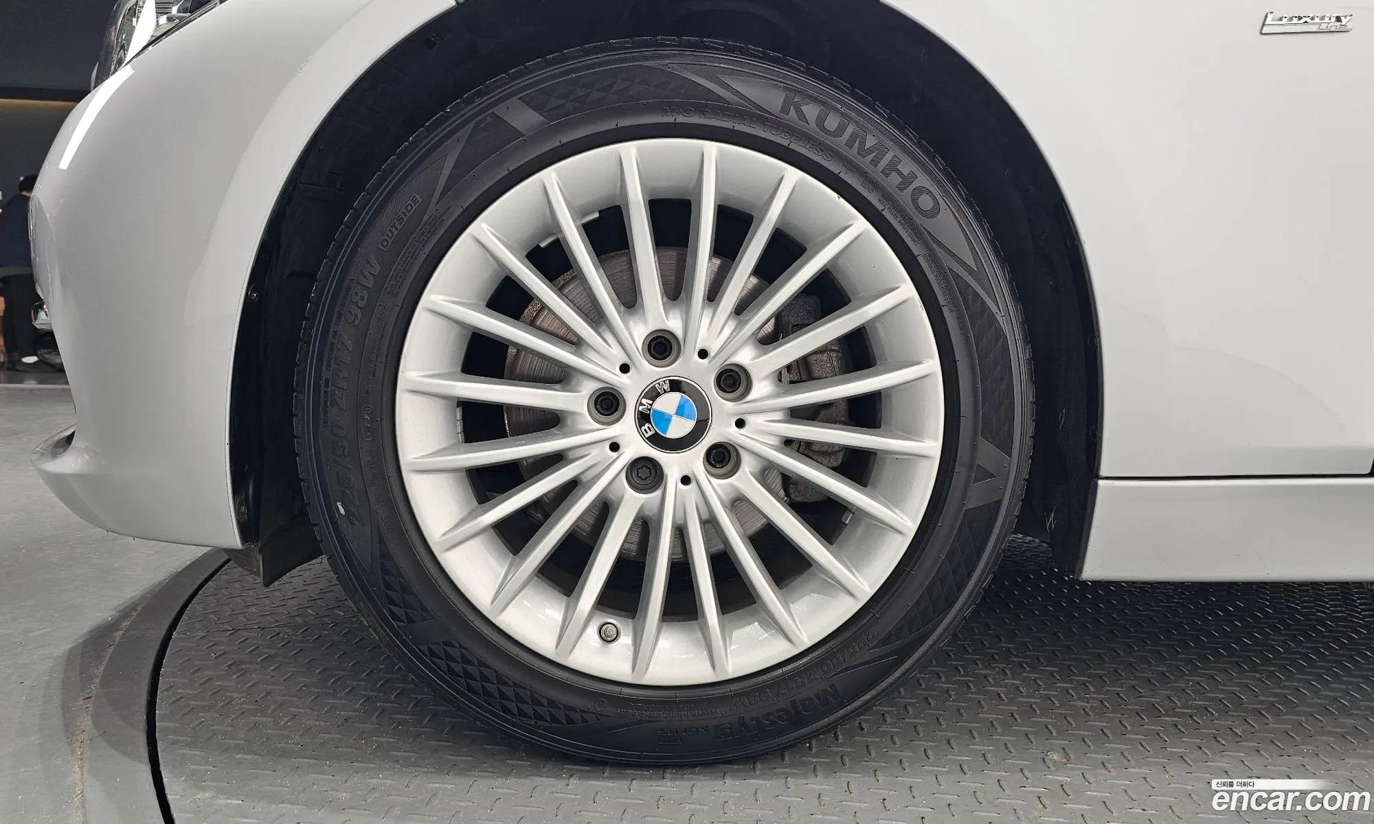 BMW 3 Series F30 320I Luxury - фотография 7205001
