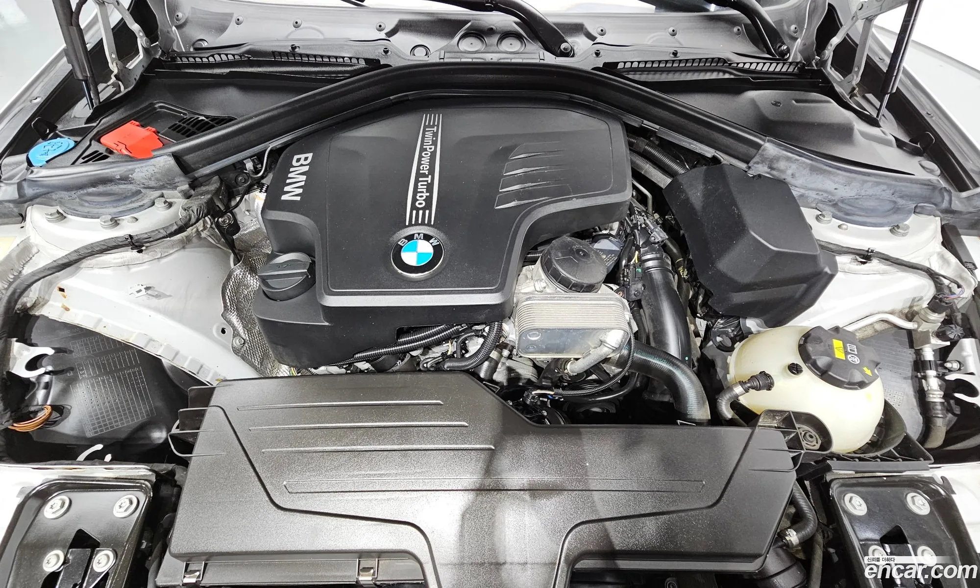 BMW 3 Series F30 320I Luxury - фотография 7205002
