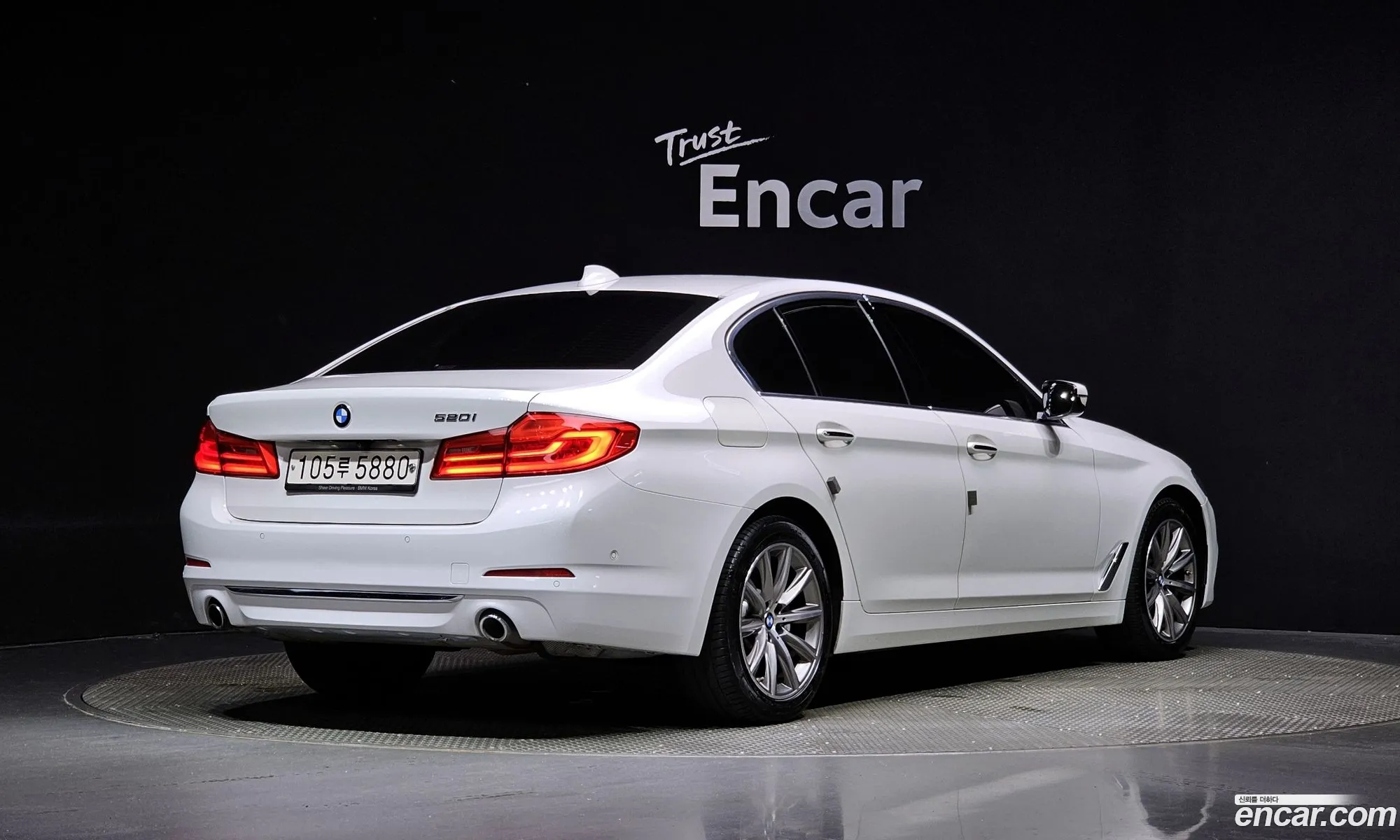 BMW 5 Series G30 520I Luxury - фотография 7171340