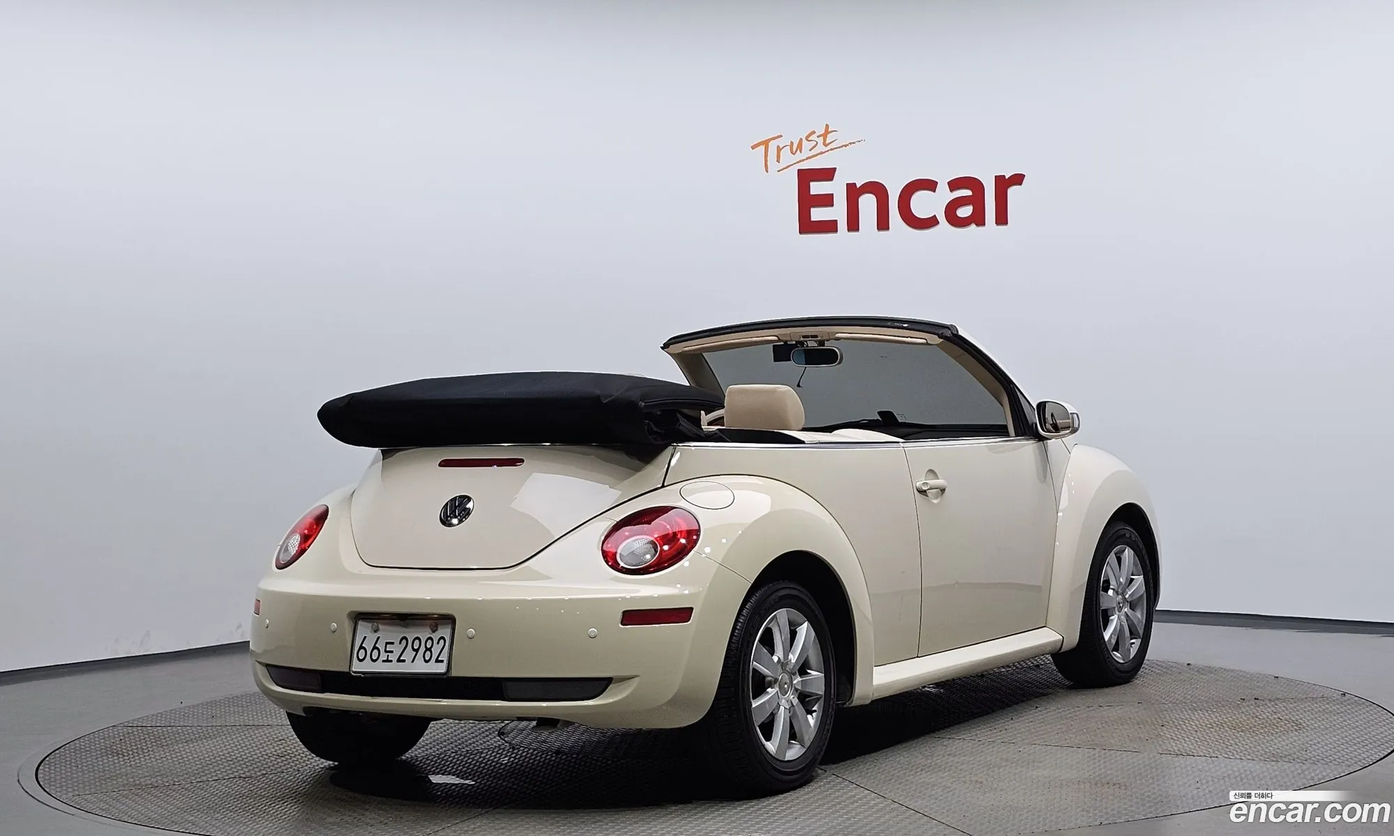 Volkswagen New Beetle 20 Cabriolet 1Y - фотография 8482589