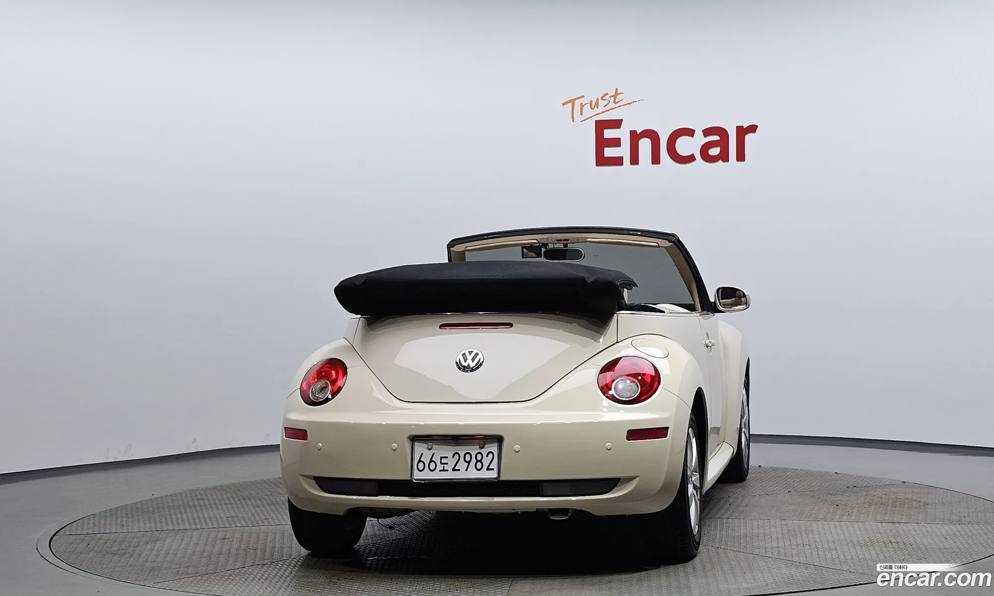 Volkswagen New Beetle 20 Cabriolet 1Y - фотография 8482590