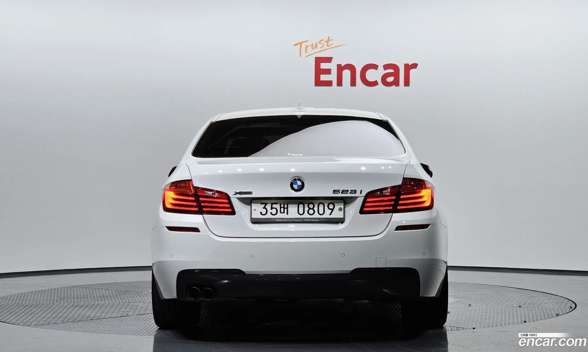 BMW 5 Series F10 528I xDrive M Aerodynamics - фотография 12492176