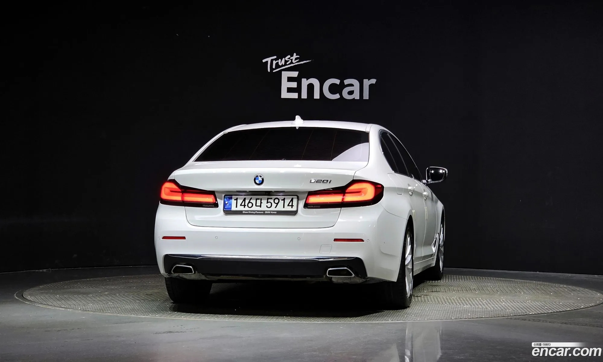 BMW 5 Series G30 520I Luxury - фотография 12310915