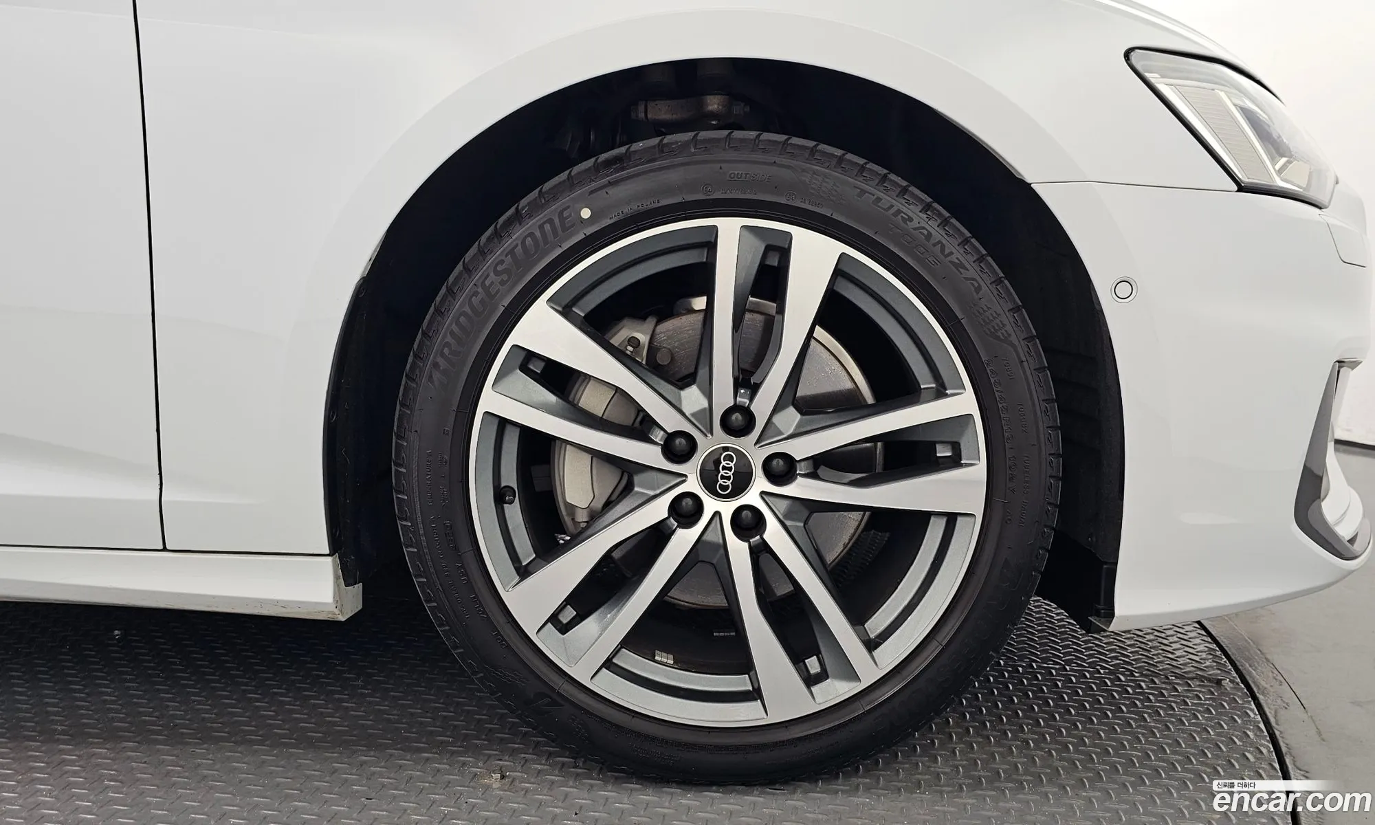 Audi A6 C8 45 Tfsi Quattro Premium - фотография 1096909