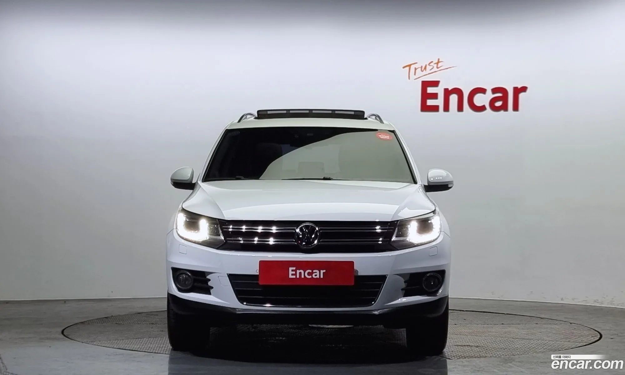 Volkswagen New Tiguan 20 Tdi Premium 5N - фотография 12462821