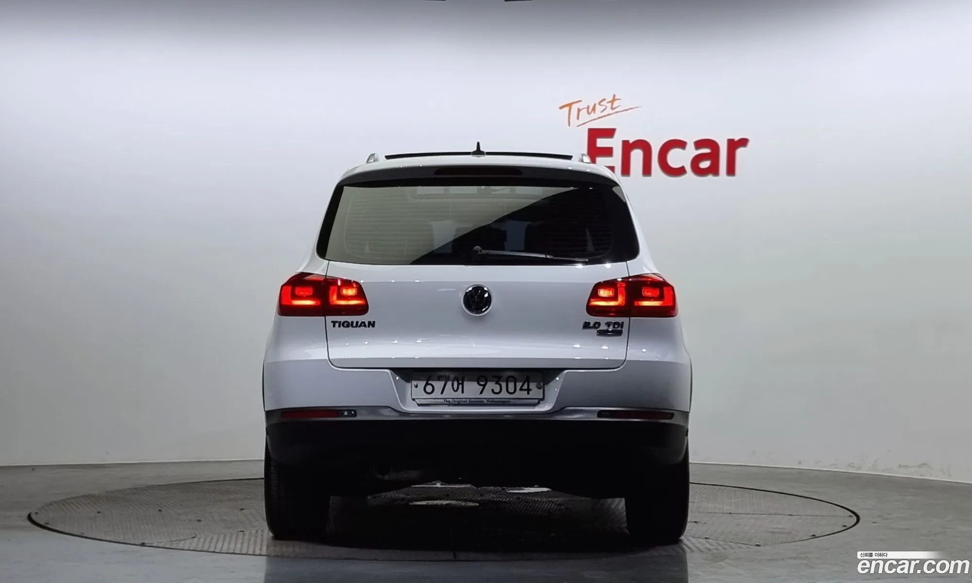 Volkswagen New Tiguan 20 Tdi Premium 5N - фотография 12462822
